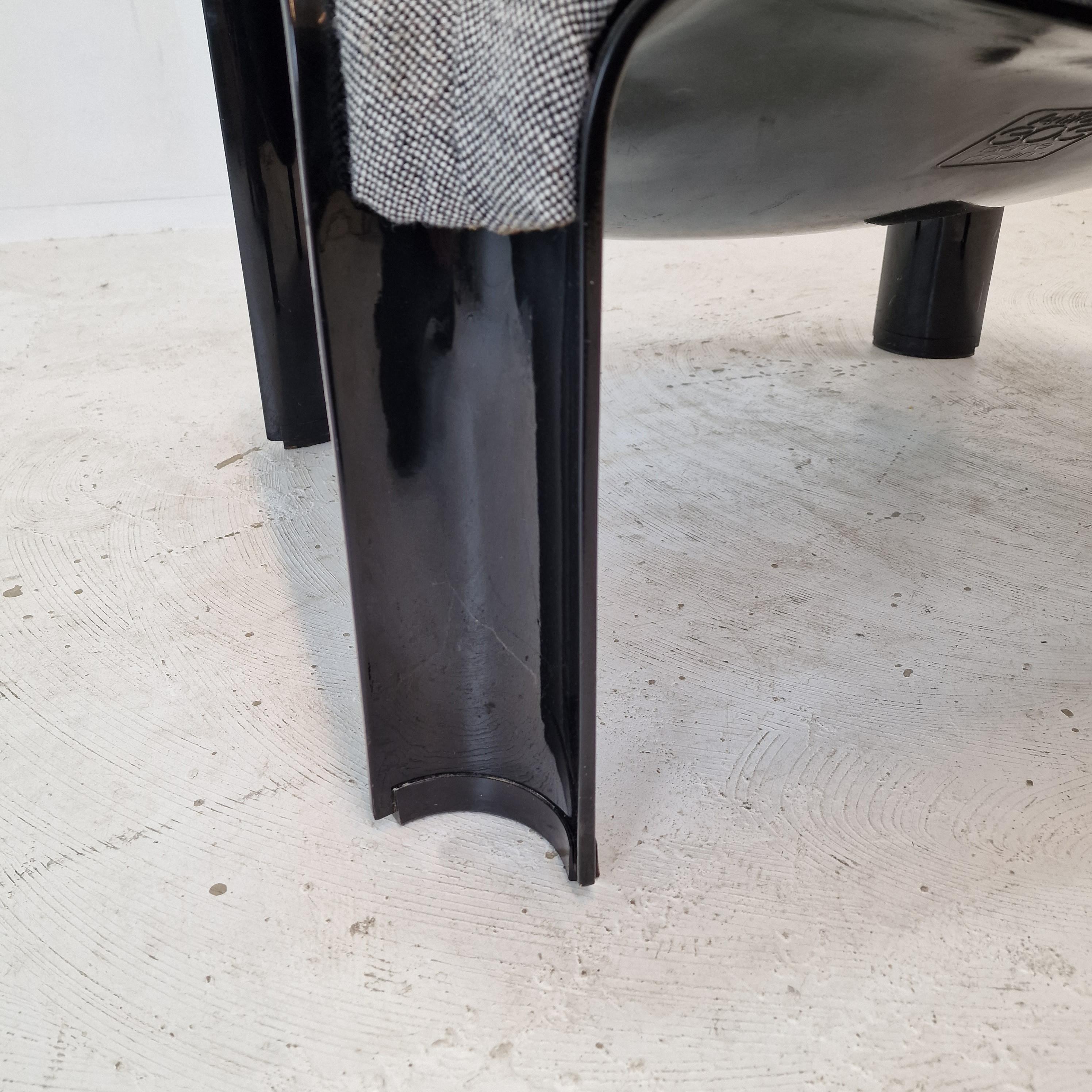 Mid Century Model 303 Chair by Pierre Paulin for Artifort, 1970s For Sale 3