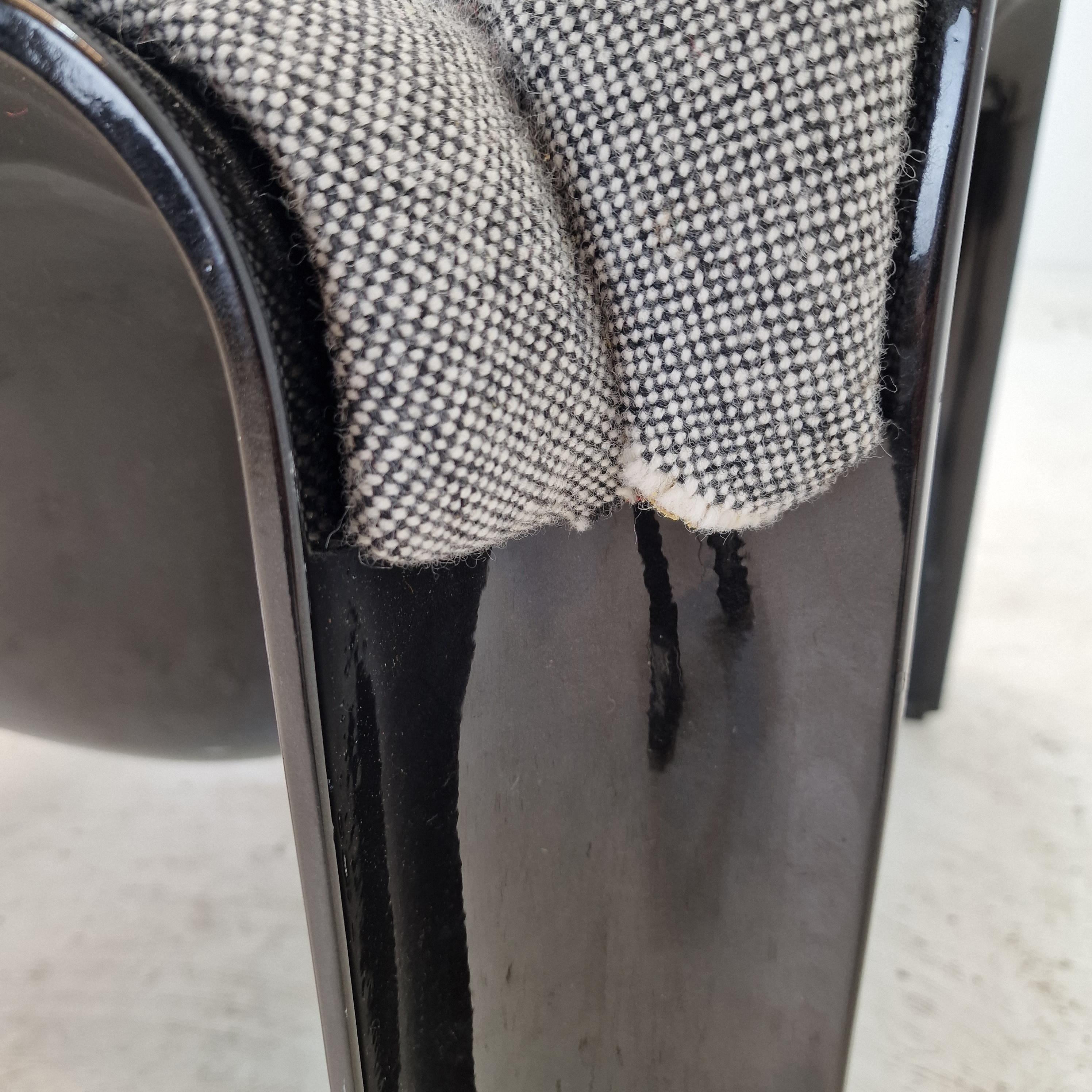 Mid Century Model 303 Chair by Pierre Paulin for Artifort, 1970s For Sale 6
