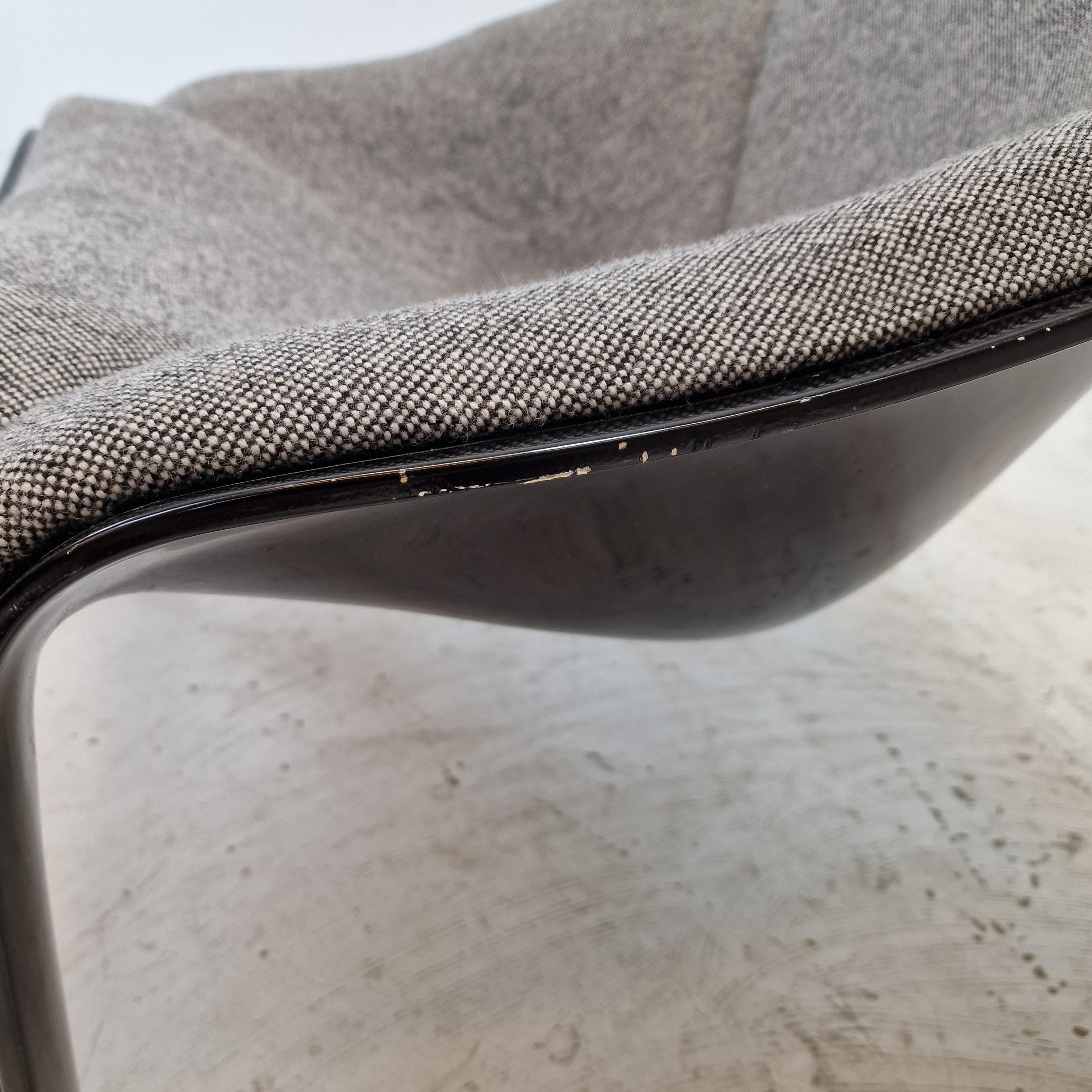 Mid Century Model 303 Chair by Pierre Paulin for Artifort, 1970s For Sale 7