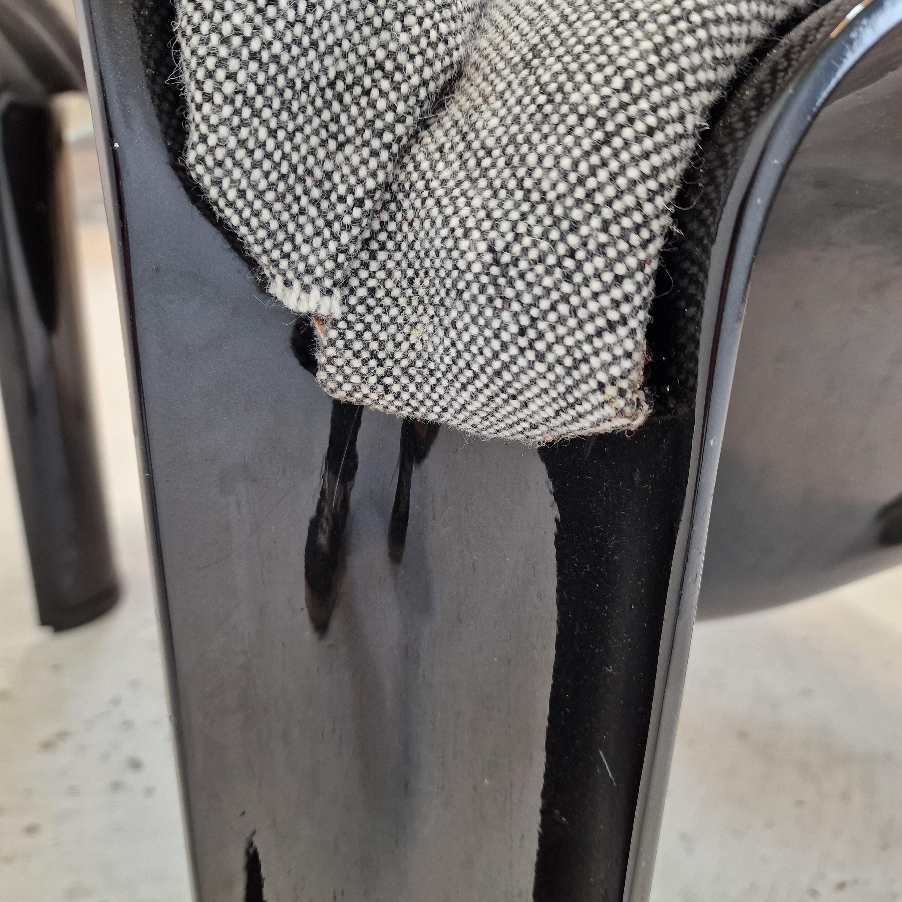 Mid Century Model 303 Chair by Pierre Paulin for Artifort, 1970s For Sale 8