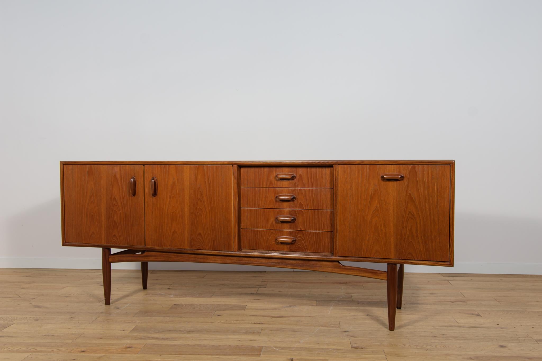 Woodwork Mid-Century Model 4058 Sideboard by Victor Wilkins for G-Plan, 1960s For Sale