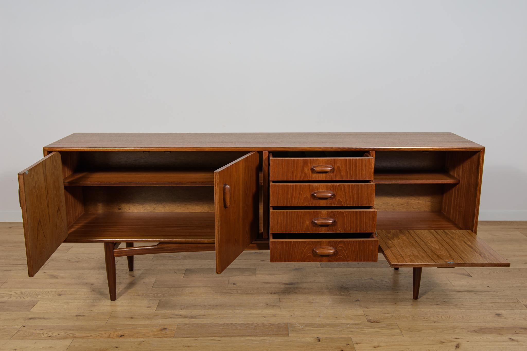 Teak Mid-Century Model 4058 Sideboard by Victor Wilkins for G-Plan, 1960s For Sale