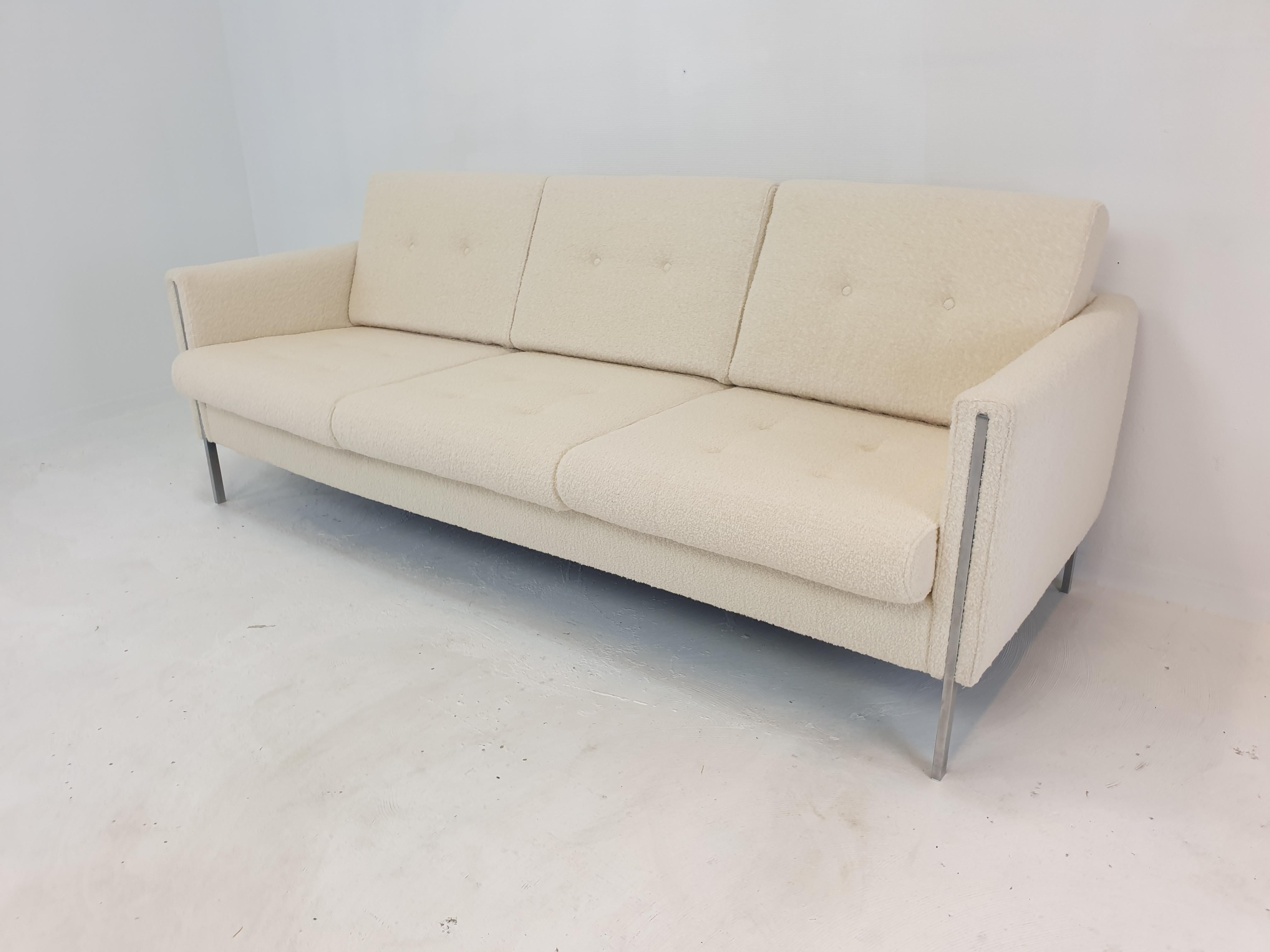 Mid Century Model 442 Sofa by Pierre Paulin for Artifort, 1960s For Sale 5