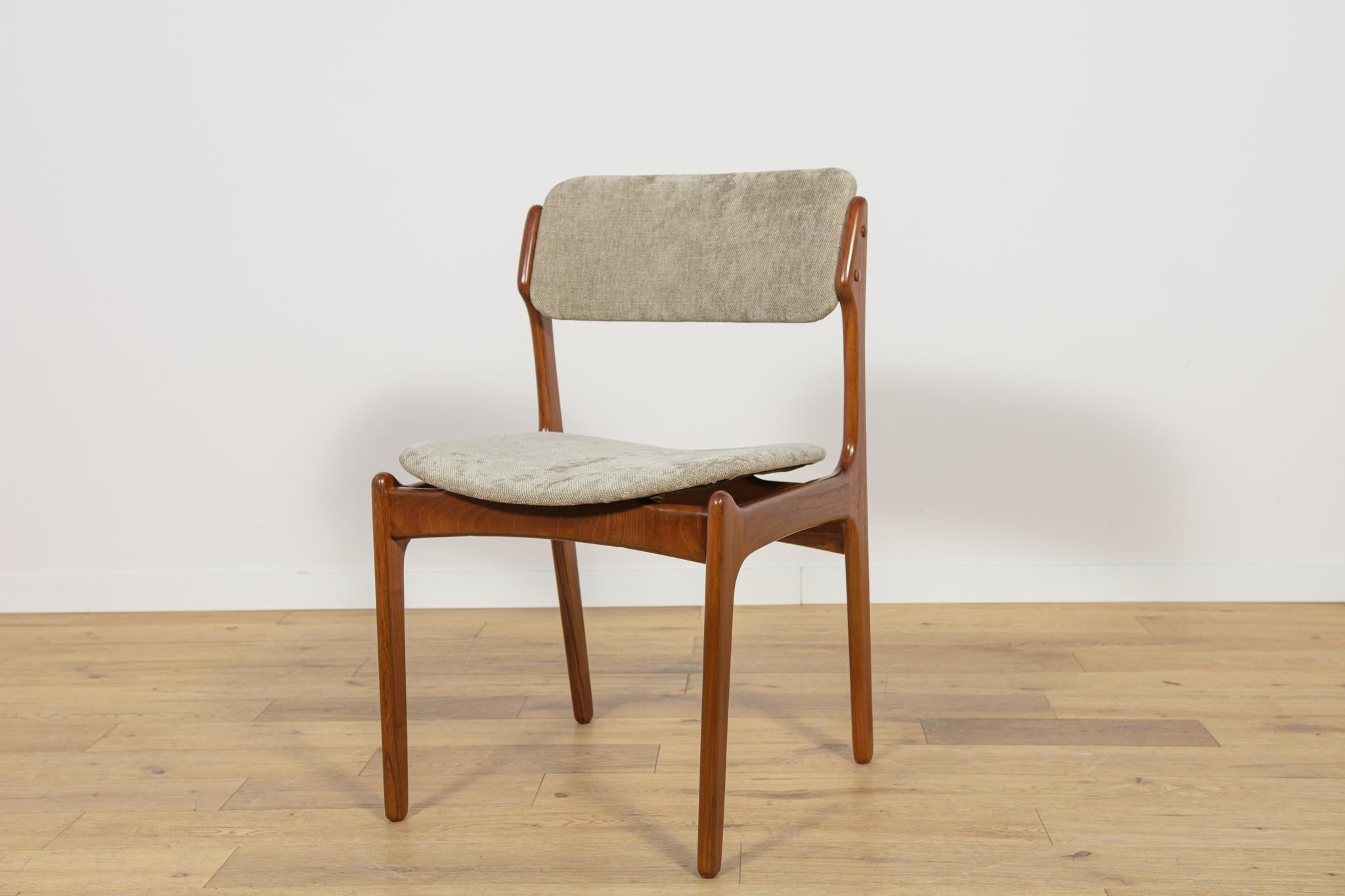 Mid-Century Modell 49 Esszimmerstühle aus Teakholz von Erik Buch für Odense Machine, Mitte des Jahrhunderts im Angebot 3