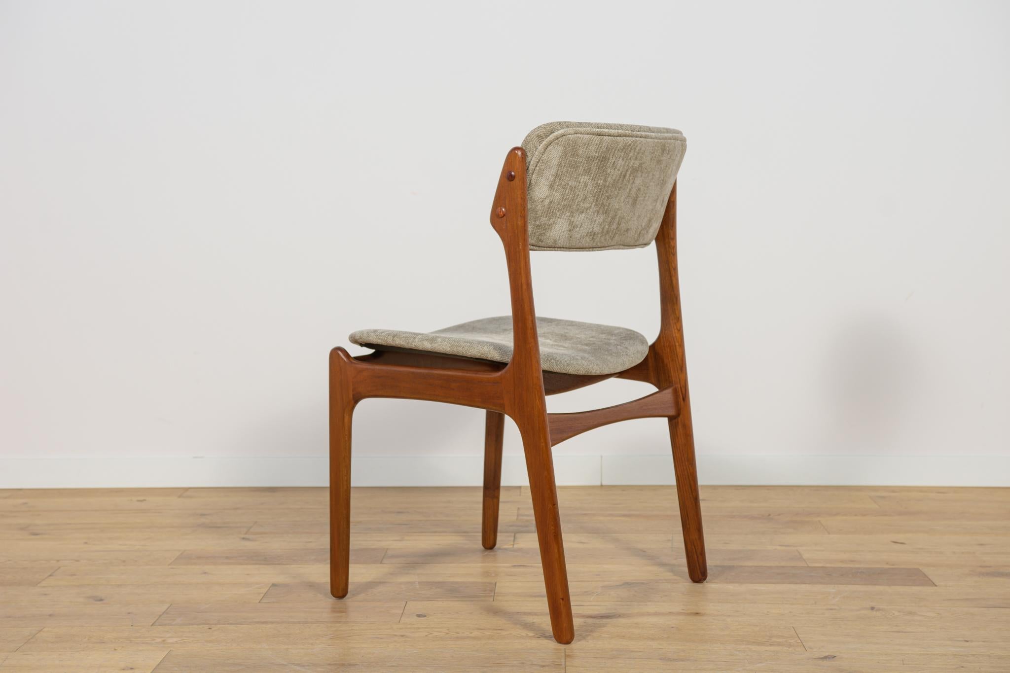 Mid-Century Modell 49 Esszimmerstühle aus Teakholz von Erik Buch für Odense Machine, Mitte des Jahrhunderts im Angebot 5