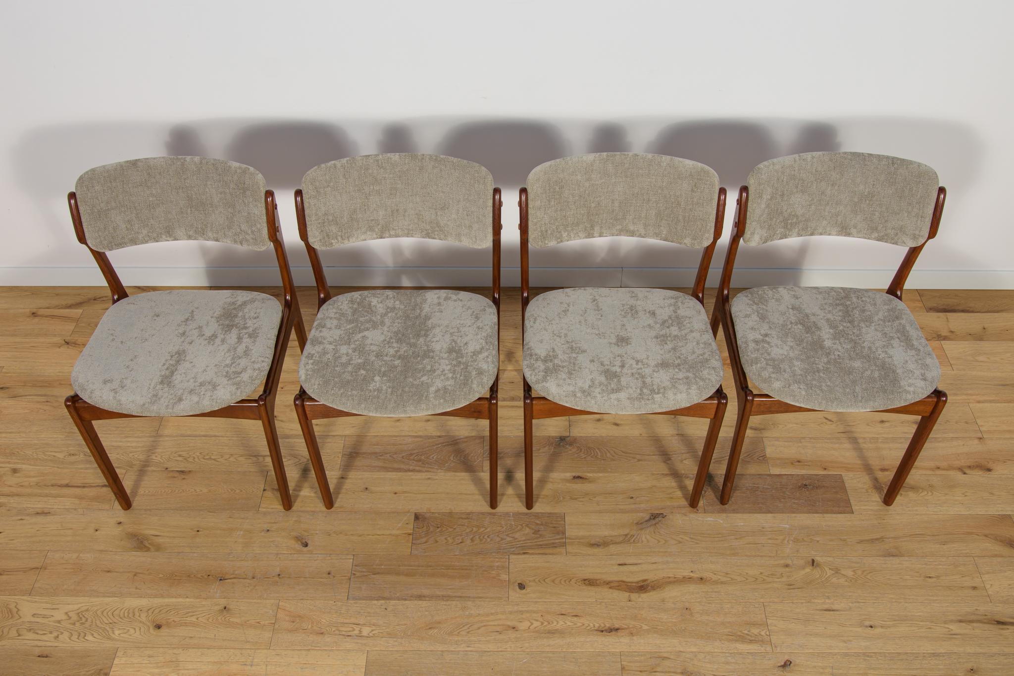 Mid-Century moderno Sedie da pranzo di metà secolo Model 49 in teak di Erik Buch per Odense Model Gunni in vendita