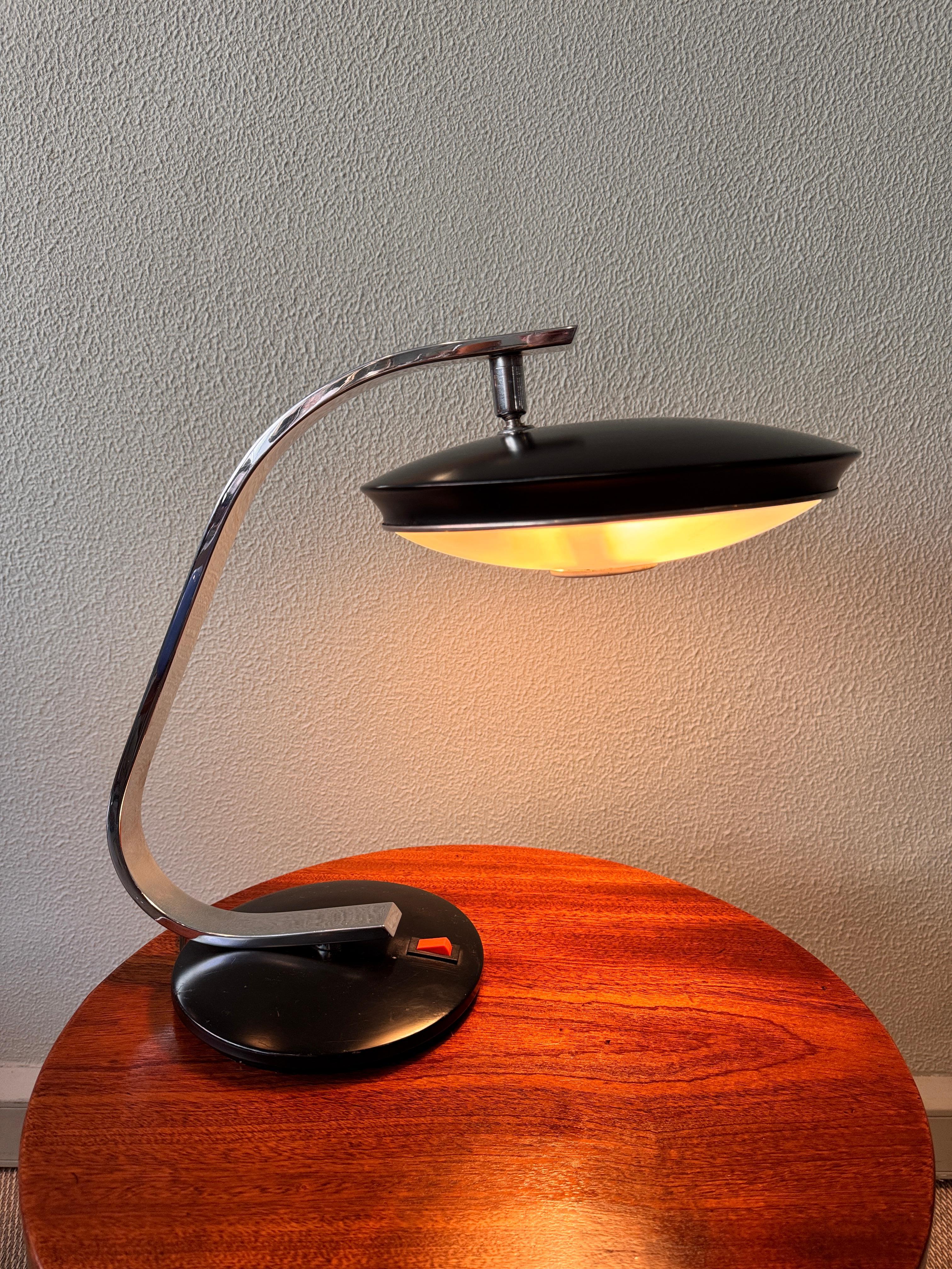 Mid-Century Model 520 Table Lamp in the style of Luis Perez de la Oliva, 1970s For Sale 6