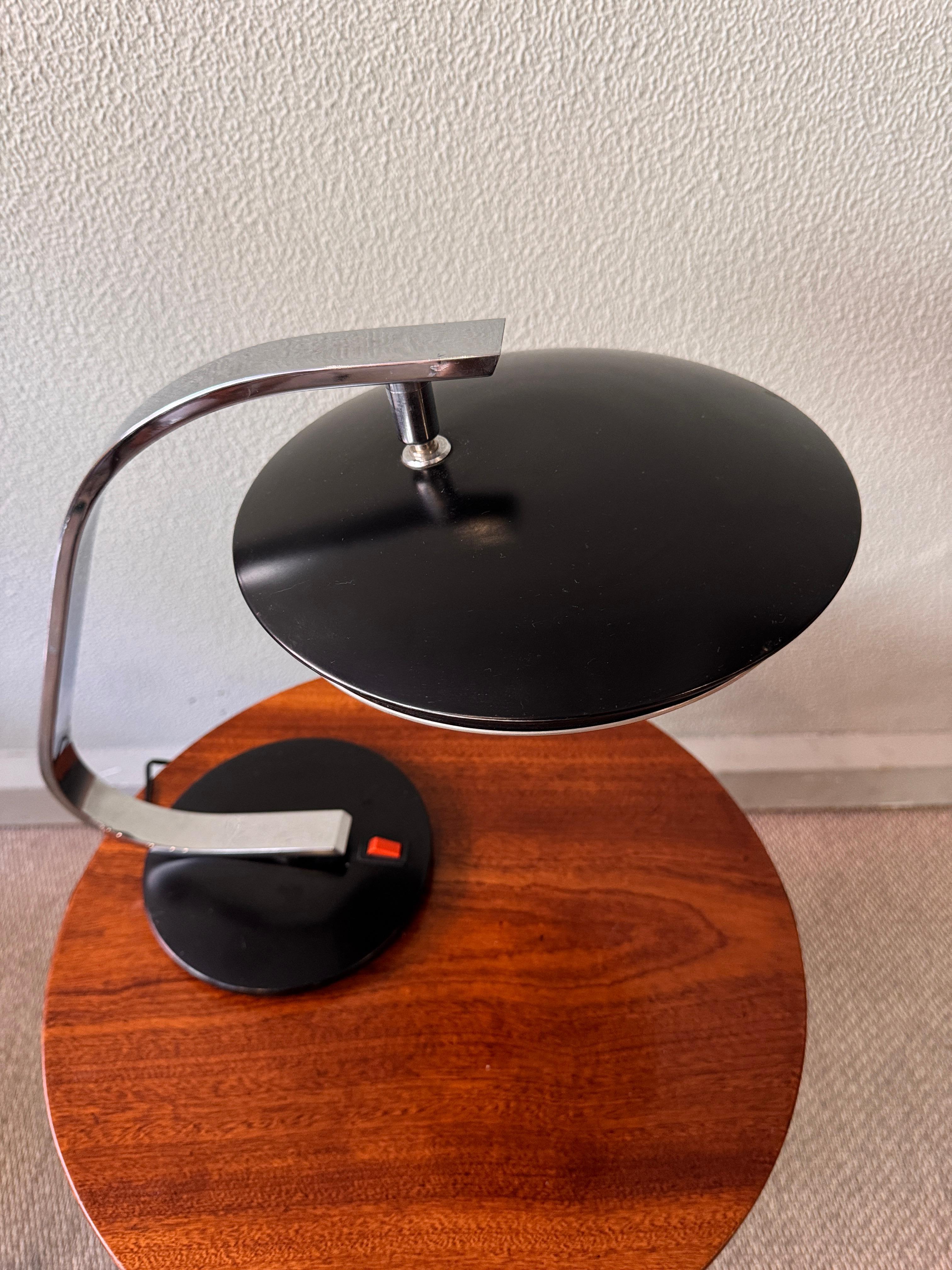 Mid-Century Model 520 Table Lamp in the style of Luis Perez de la Oliva, 1970s For Sale 9