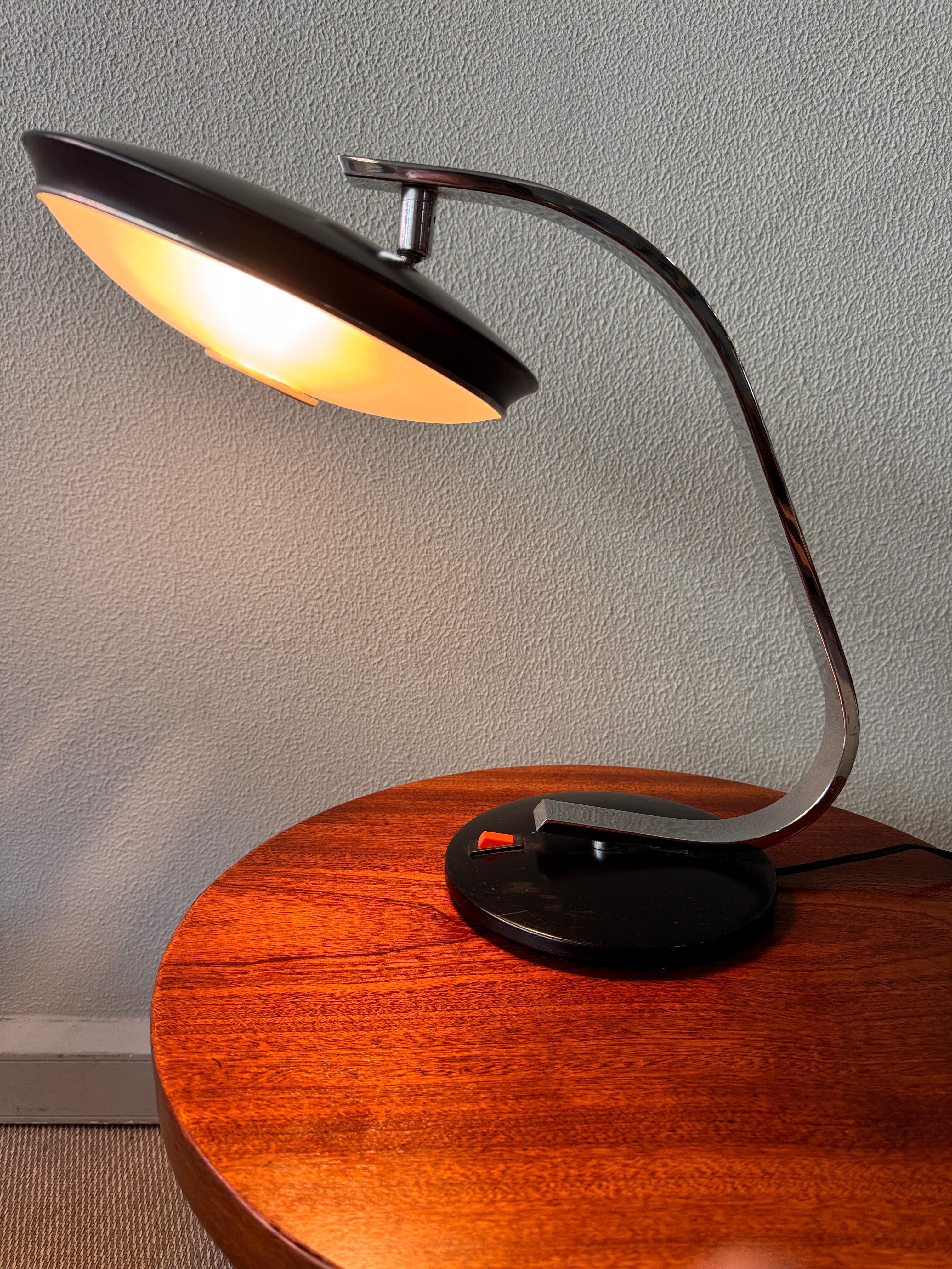 Portuguese Mid-Century Model 520 Table Lamp in the style of Luis Perez de la Oliva, 1970s For Sale