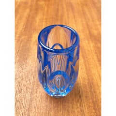 Jarrón de cristal azul modelo 914 de Rudolf Schröter para Rosice, mediados del siglo XX, años 50