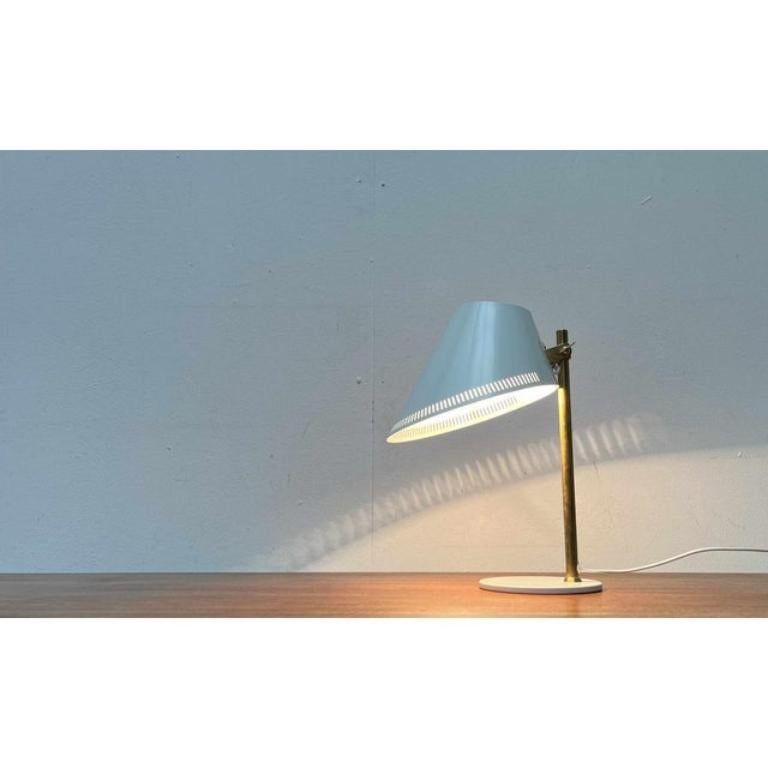 Lampada da tavolo in ottone di metà secolo Model 9227 di Paavo Tynell per Taito-idman, anni '50 in vendita 4