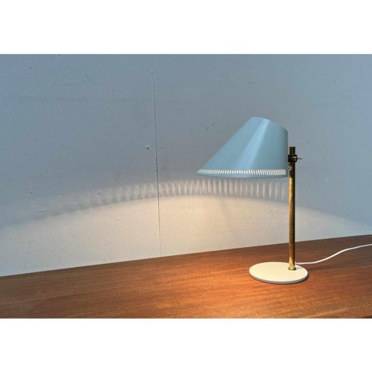 Lampada da tavolo in ottone di metà secolo Model 9227 di Paavo Tynell per Taito-idman, anni '50 in vendita 5
