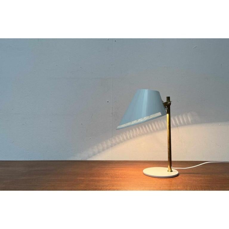 Lampada da tavolo in ottone di metà secolo Model 9227 di Paavo Tynell per Taito-idman, anni '50 In condizioni ottime in vendita a Hamburg, DE