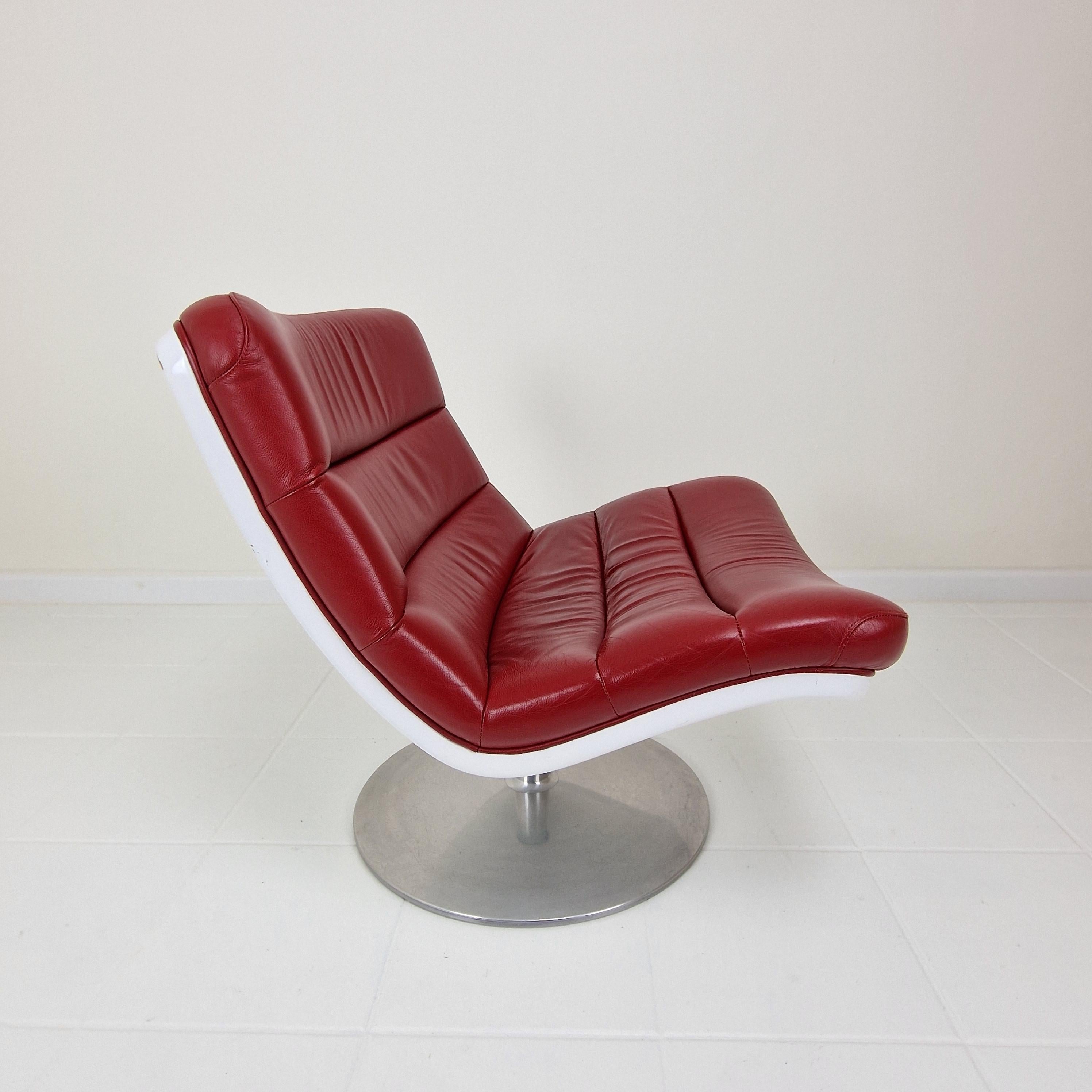 Leather Mid Century Model F978 Lounge Chair by Geoffrey Harcourt for Artifort For Sale