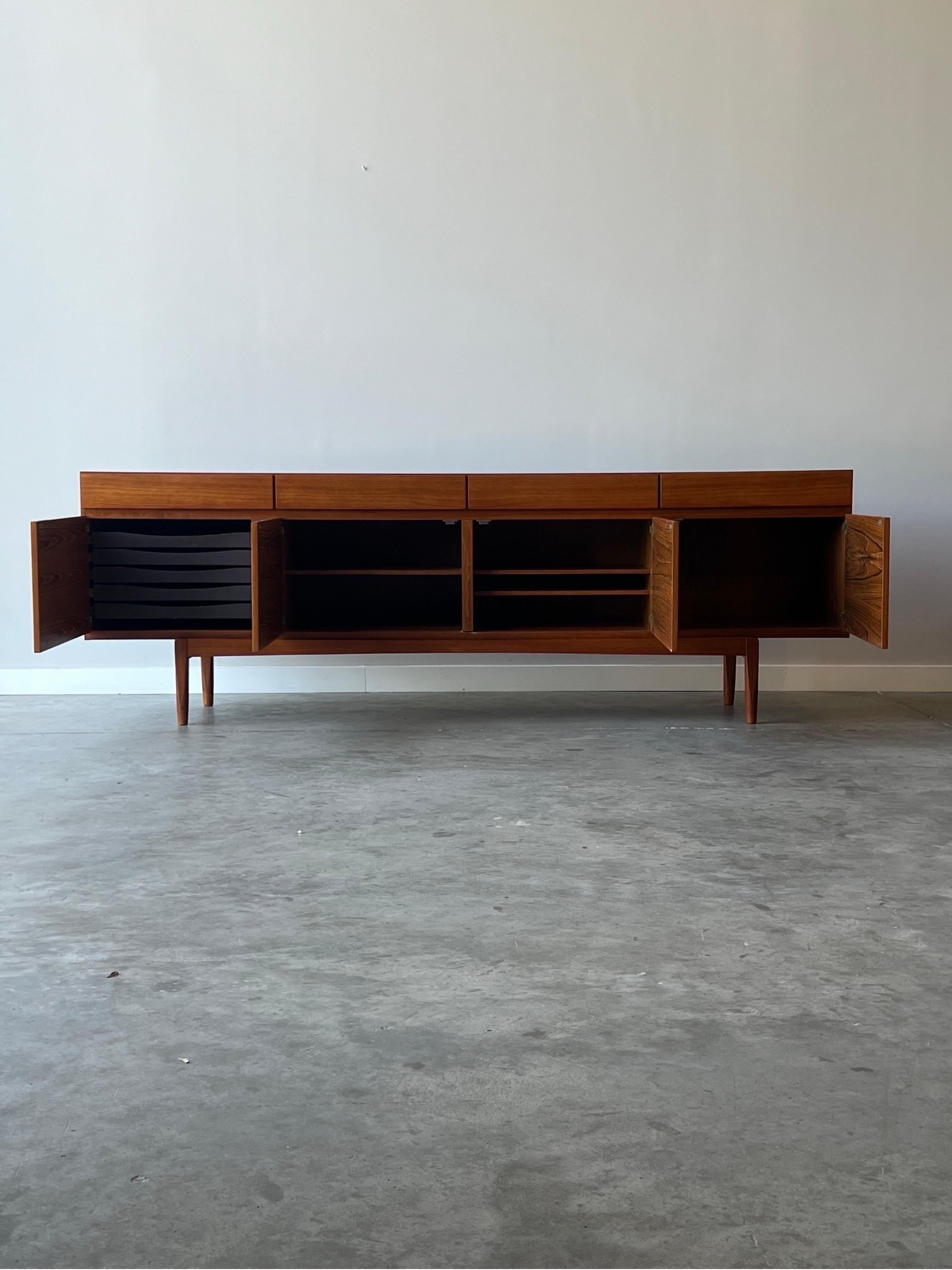 Mid-Century Model FA-66 Credenza by Ib Kofod Larsen In Good Condition For Sale In Raleigh, NC