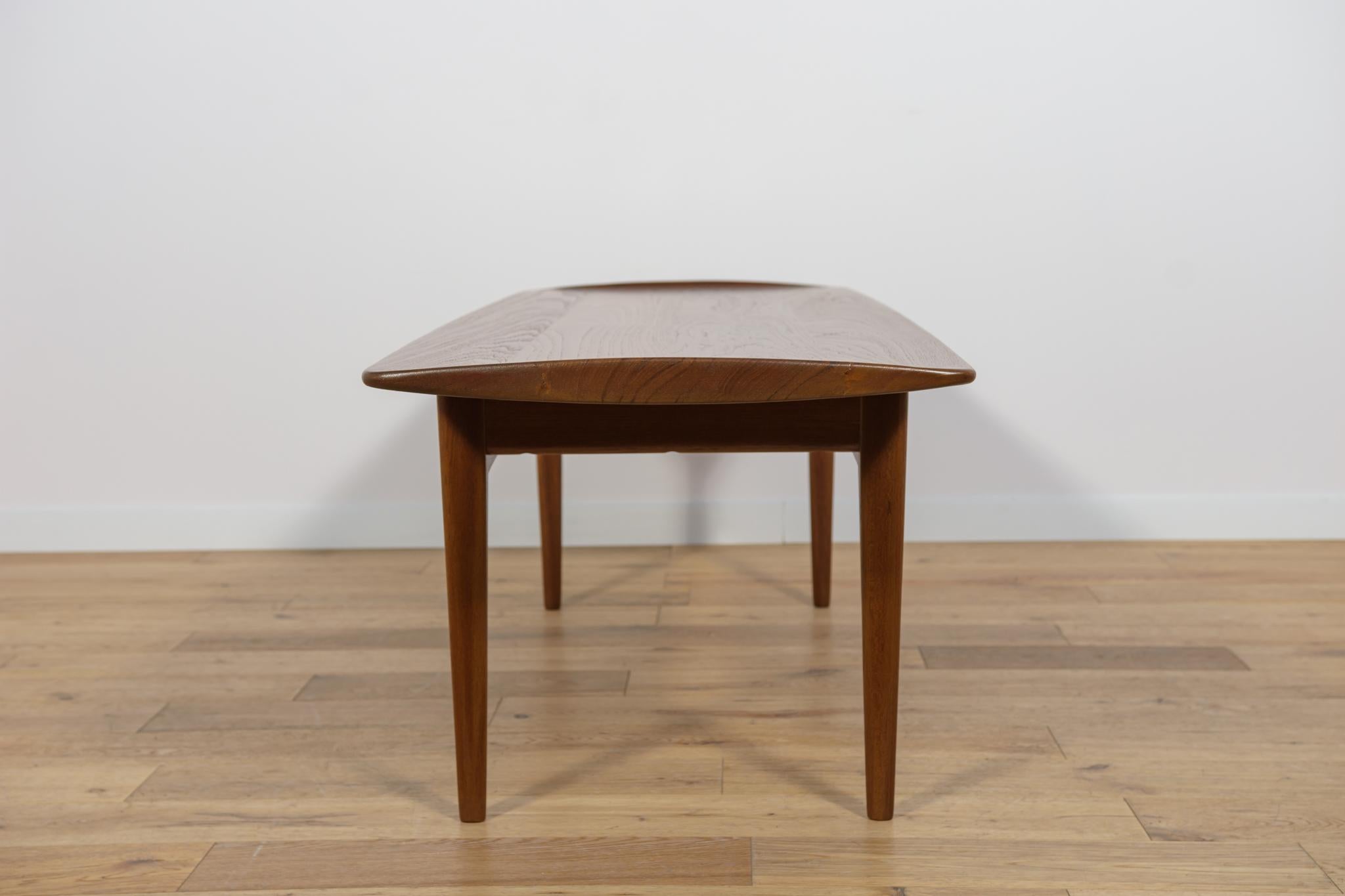Milieu du XXe siècle Table basse modèle FD 503 de Tove Kindt-Larsen pour France & Son en vente