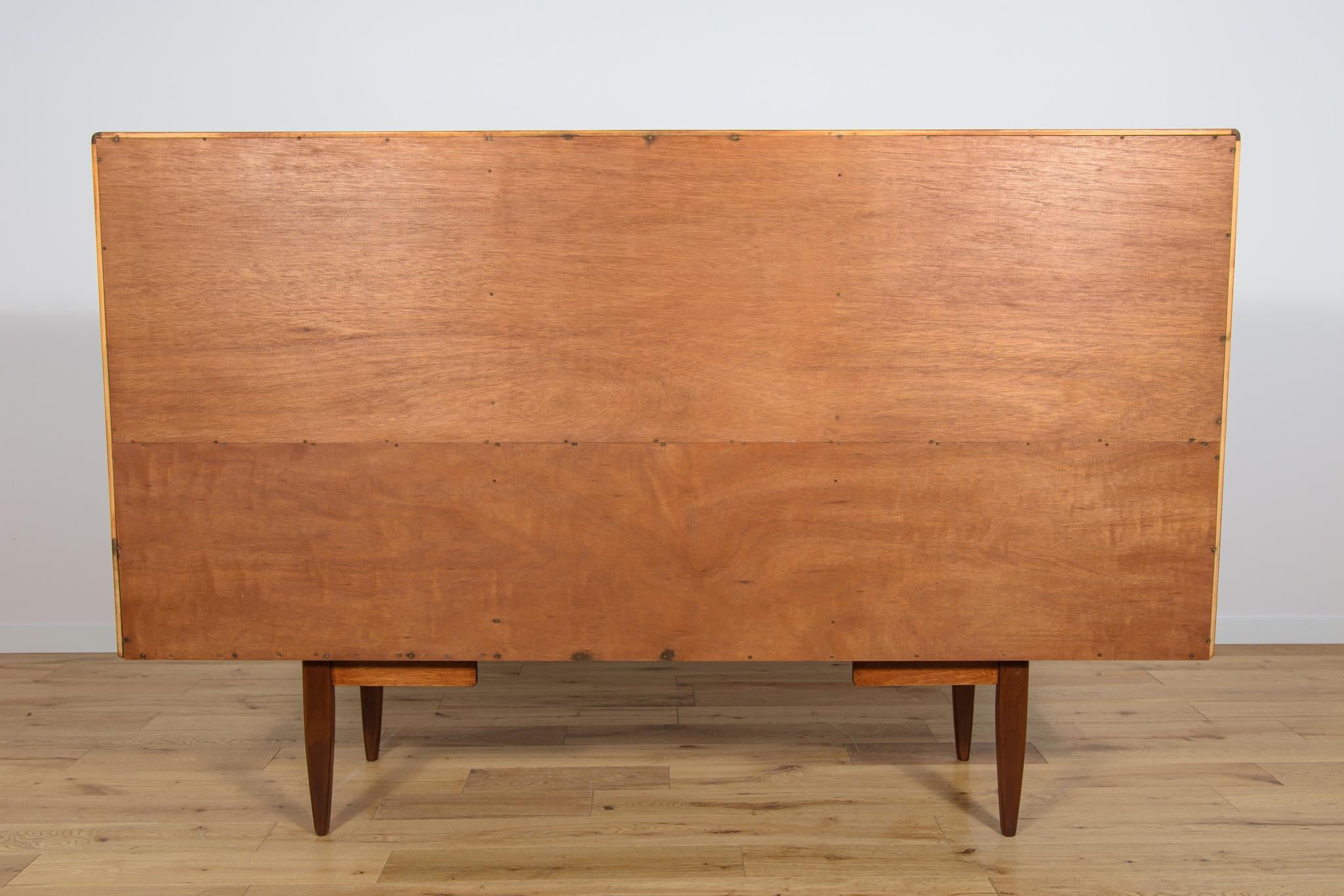 Mid-Century Model Fresco Sideboard in Teak by Victor Wilkins for G-Plan, 1960s In Excellent Condition For Sale In GNIEZNO, 30