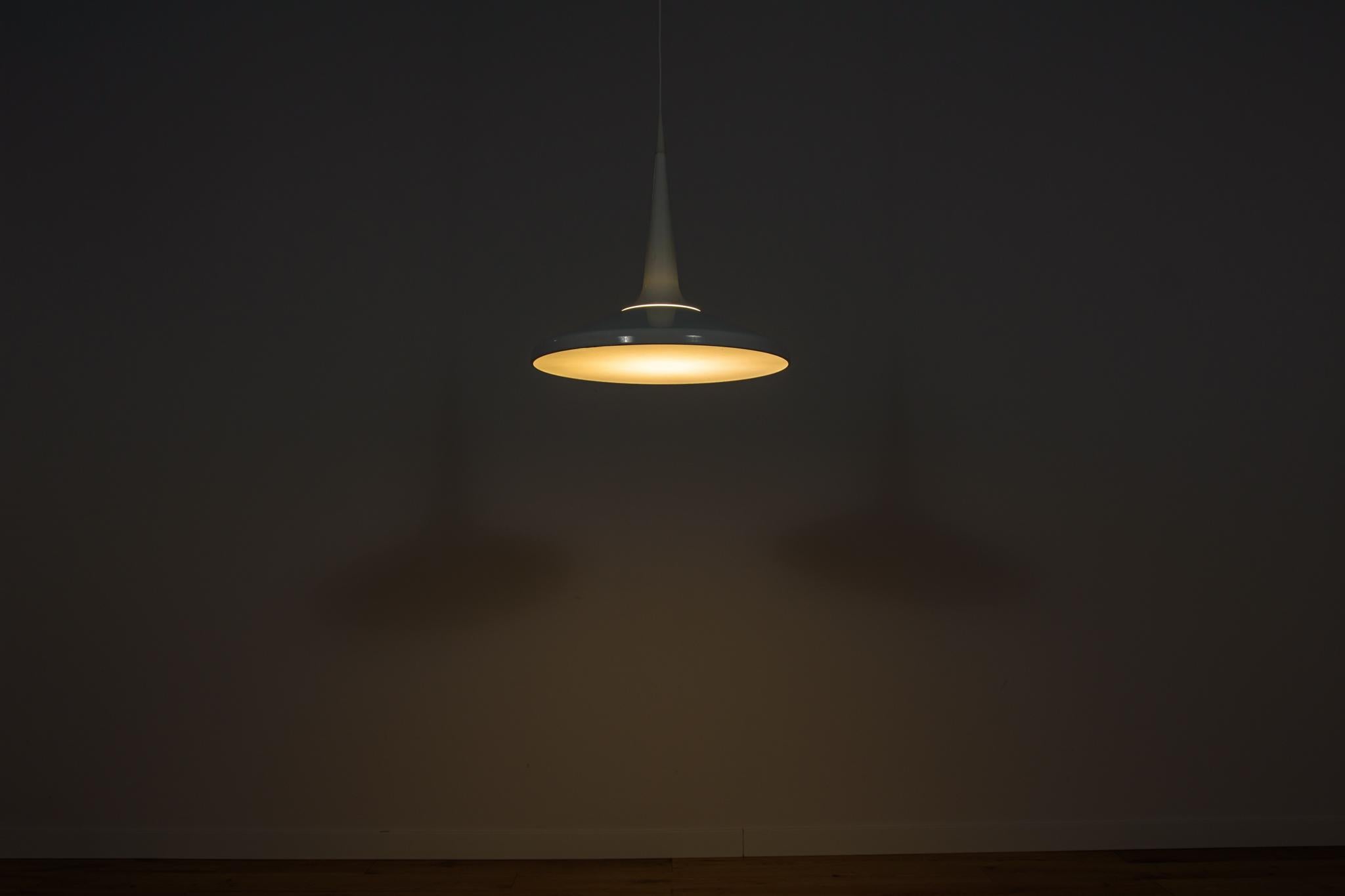 Lampada a sospensione Juicy di Kasper Salto, Thomas Sigsgaard per Fritz, modello metà secolo. in vendita 6