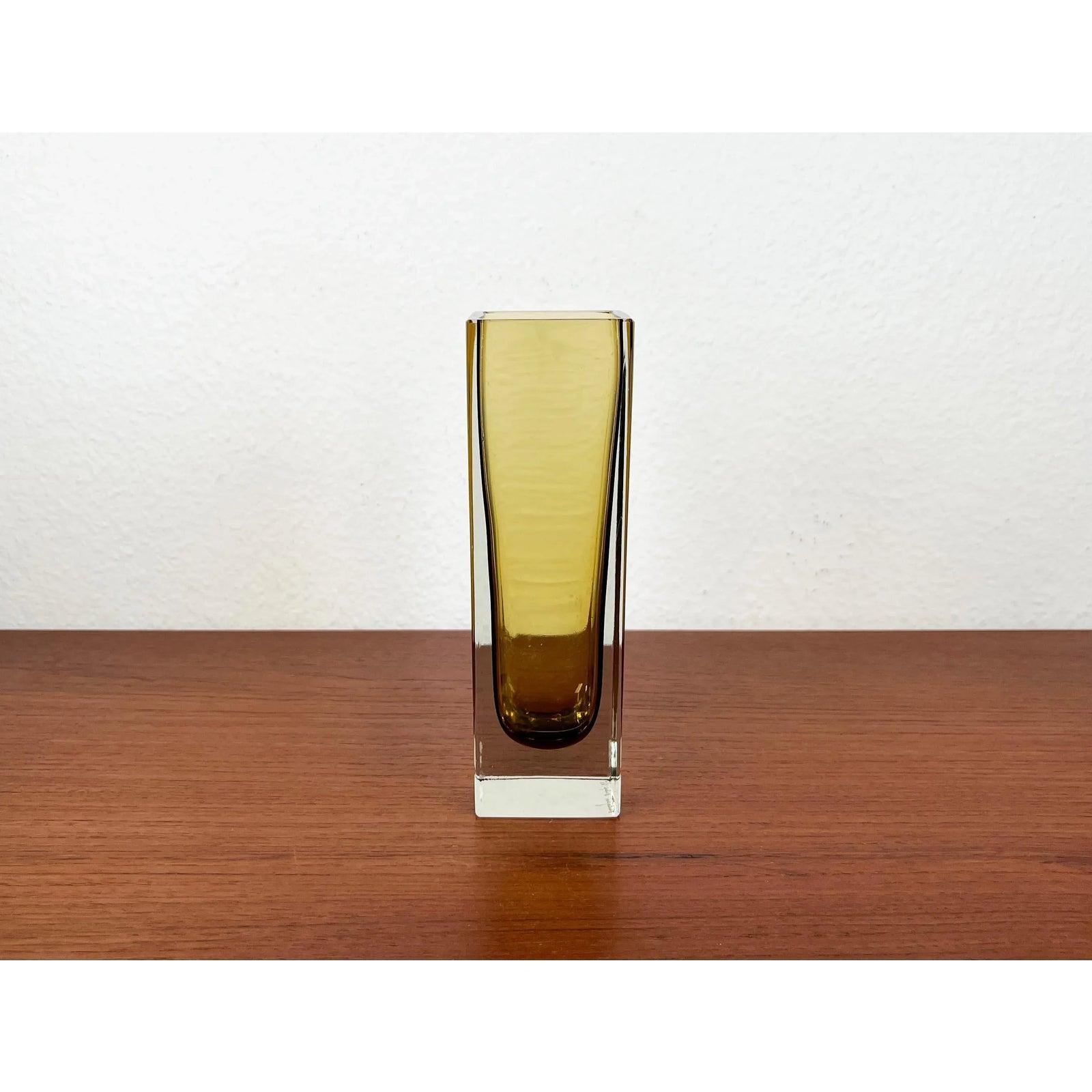 Minimalistische Sommerso-Glasvase aus der Mitte des Jahrhunderts, Modell Kf 296, von Kaj Franck, 1965 im Angebot 6