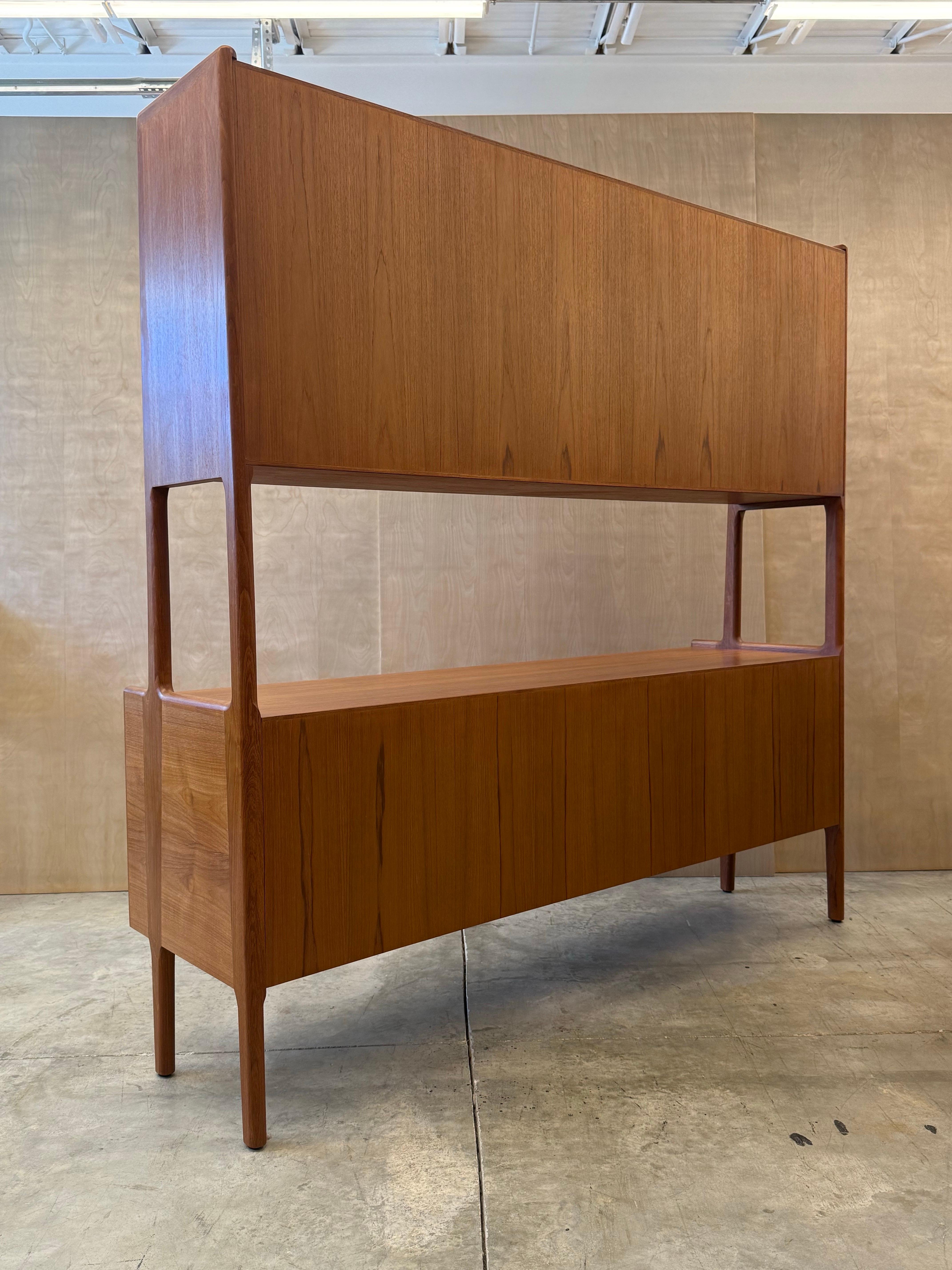Danish Mid-Century Model No. 20 sideboard by Hans J. Wegner For Sale