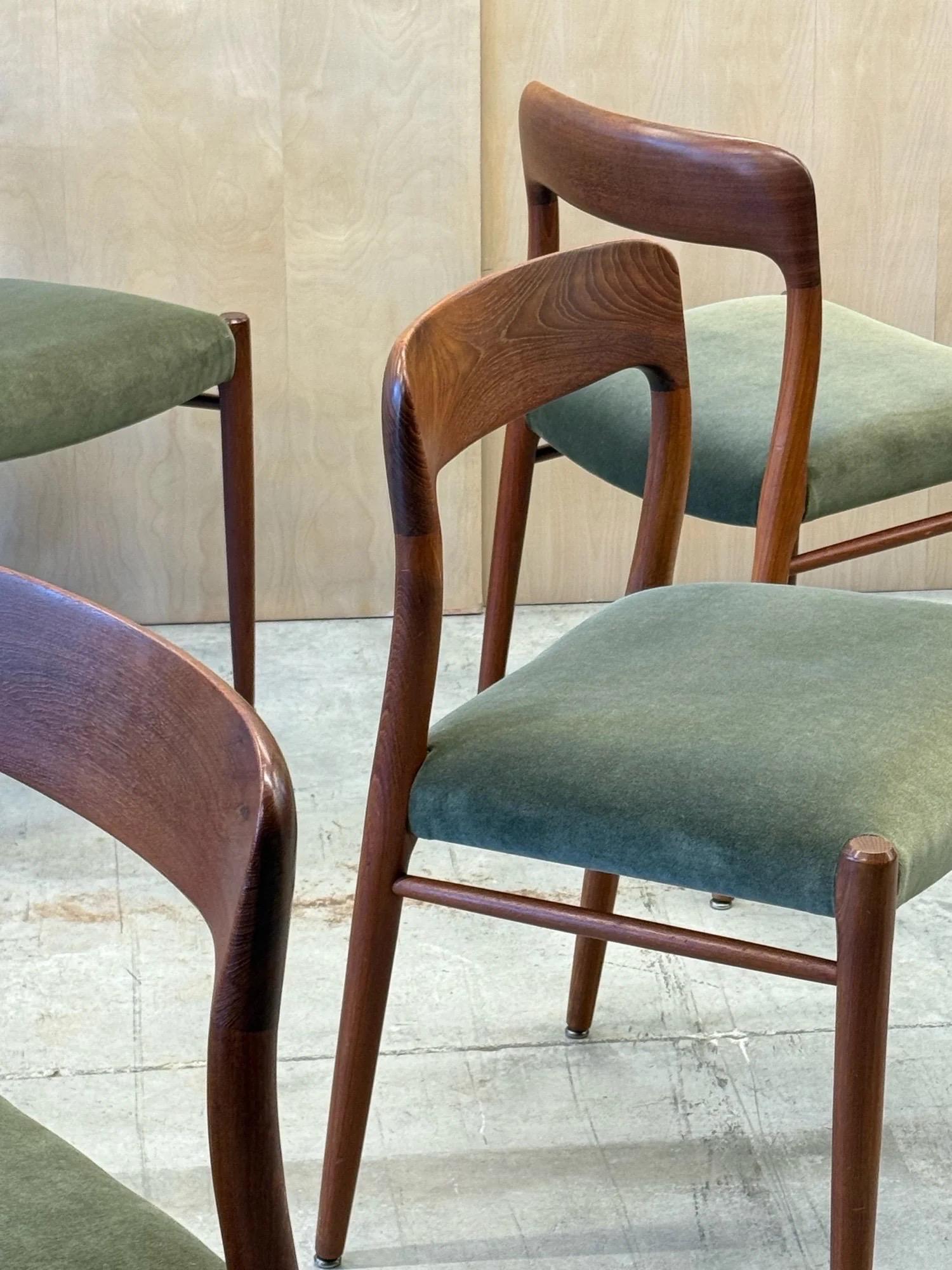 Mid-Century Model No. 75 Dining Chairs by Niels Otto Møller for J.L. Møller en vente 3