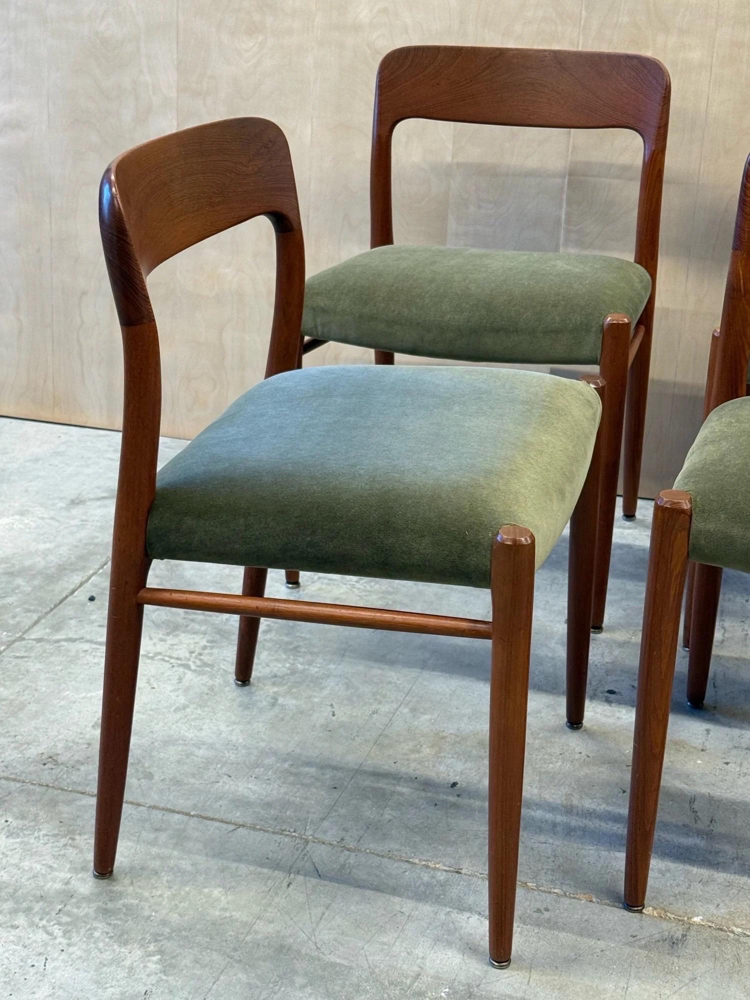 Mid-Century Model No. 75 Dining Chairs by Niels Otto Møller for J.L. Møller en vente 4