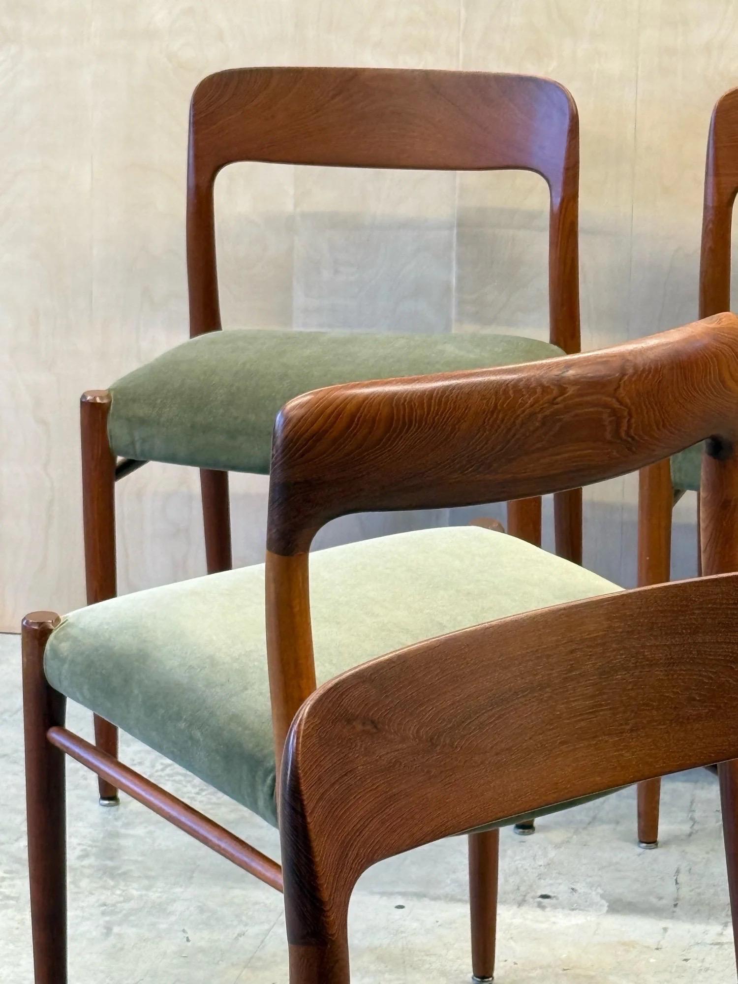 Mid-Century Model No. 75 Dining Chairs by Niels Otto Møller for J.L. Møller en vente 10
