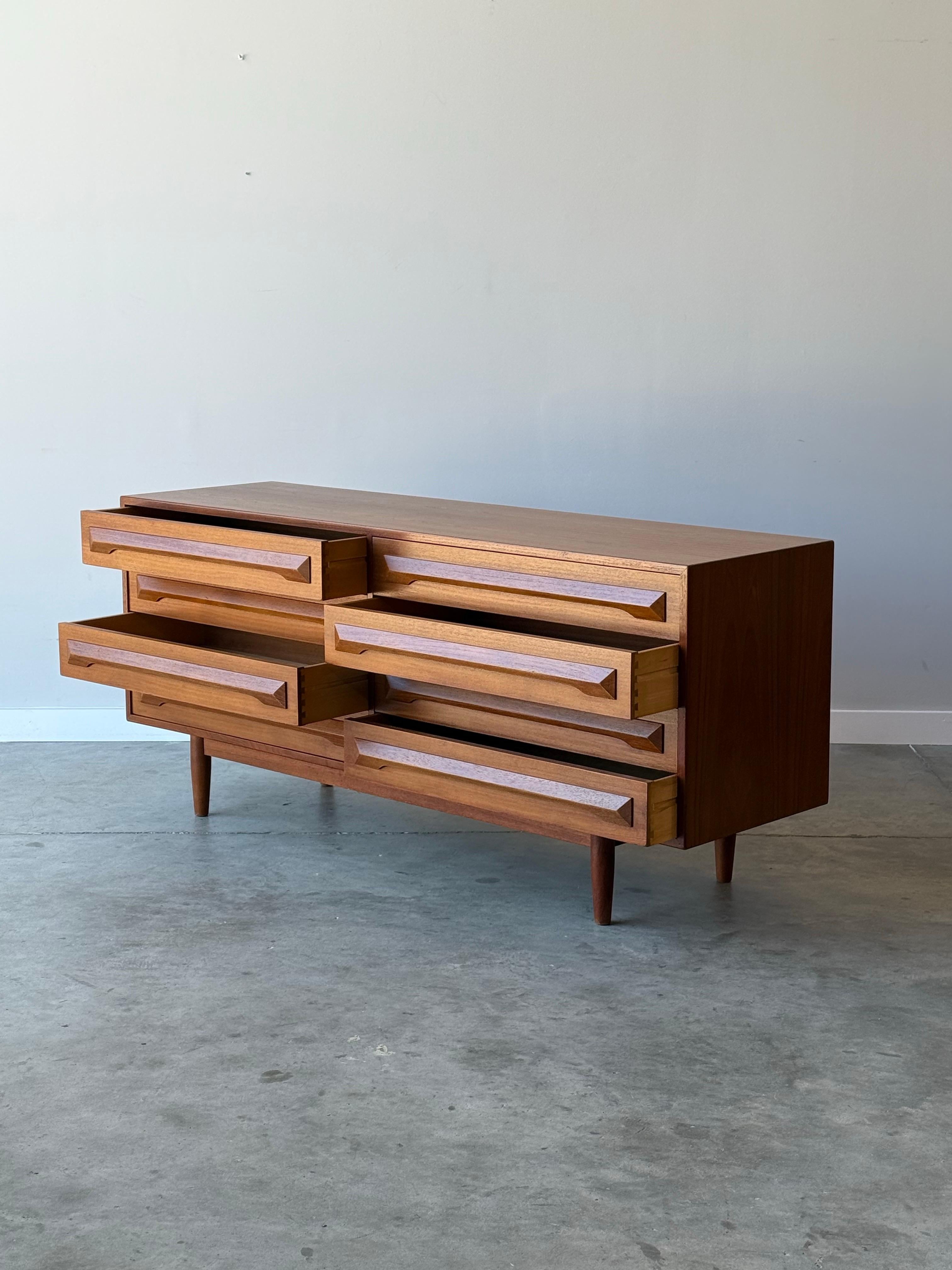 Mid-Century Modern Mid-Century Model No. 82 Dresser by Kofod Larsen for Silkeborg Møbelfabrik