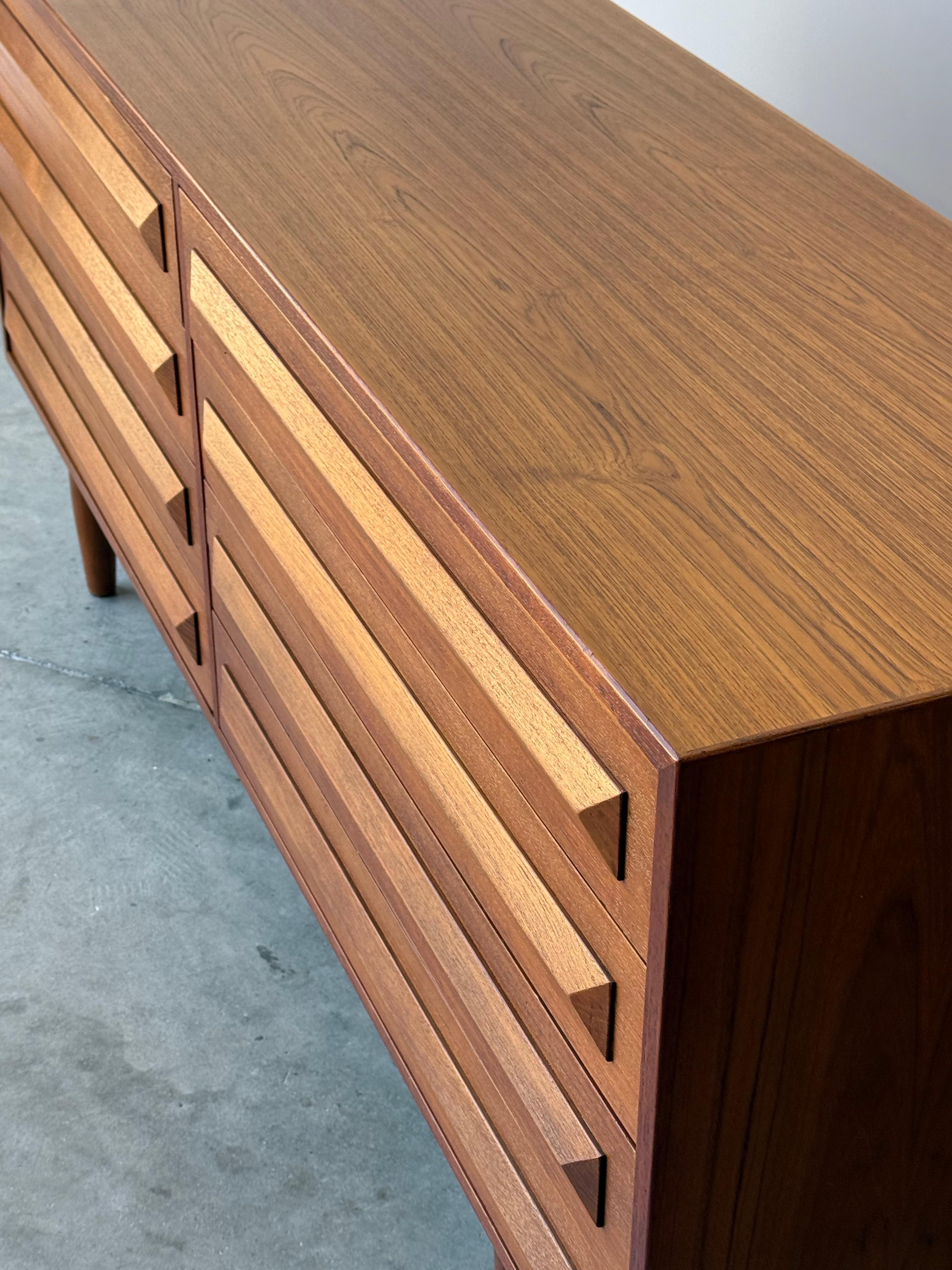 Mid-Century Model No. 82 Dresser by Kofod Larsen for Silkeborg Møbelfabrik In Good Condition In Raleigh, NC