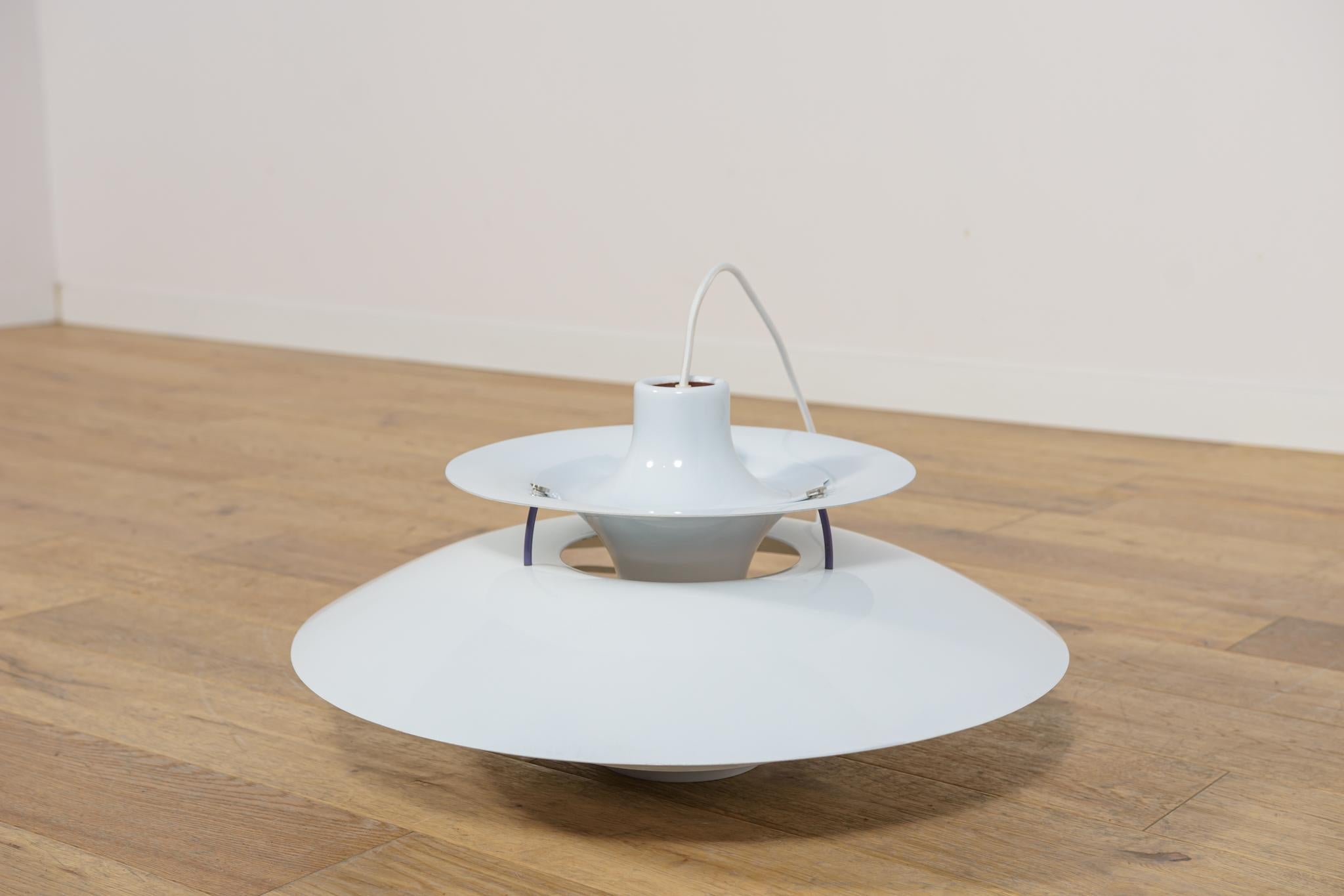 Lámpara colgante de mediados de siglo Modelo PH5 de Poul Henningsen para Louis Poulsen, Dinamarca en venta 4