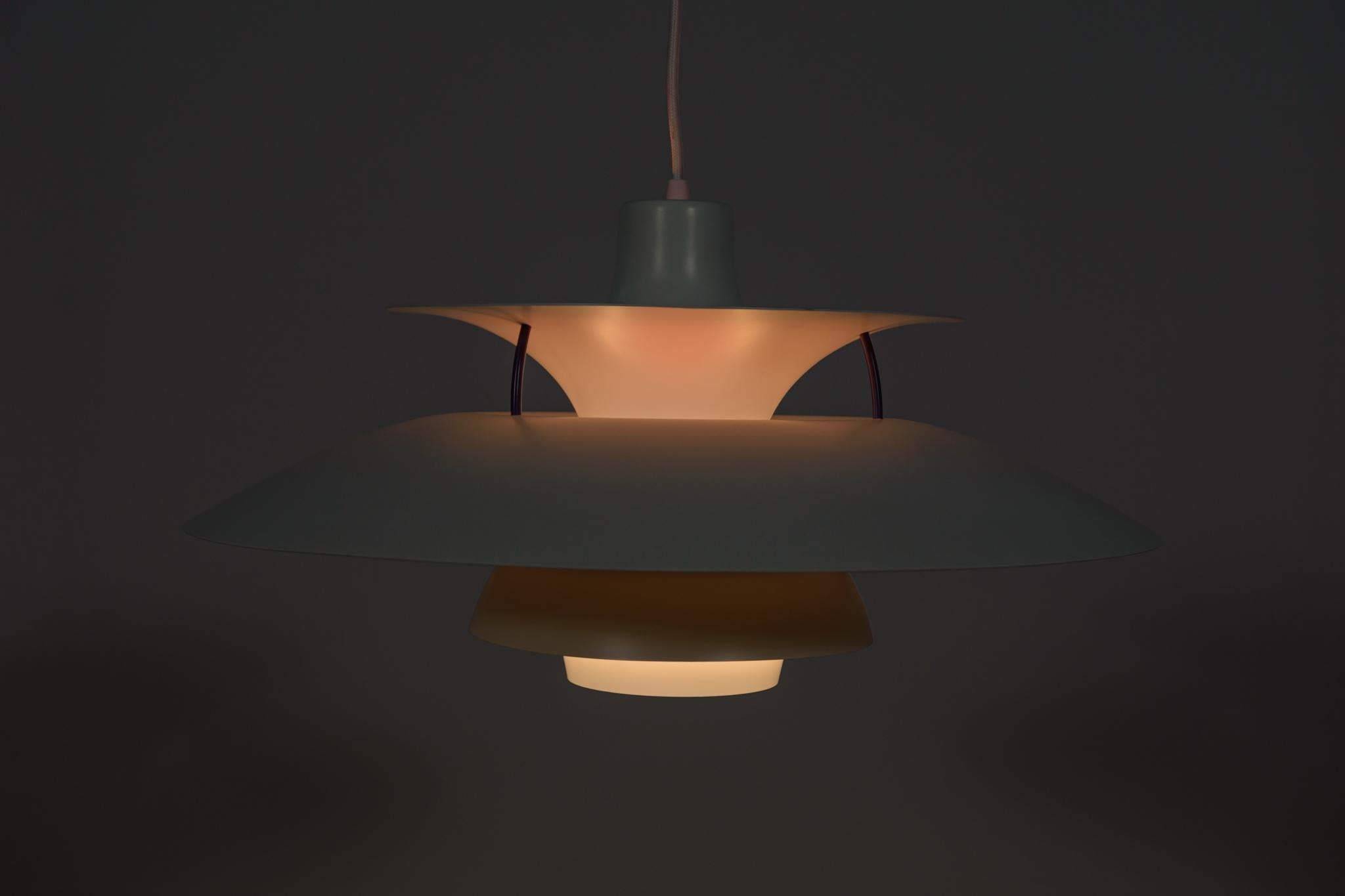 Mid-Century Model PH5 Pendant Lamp by Poul Henningsen for Louis Poulsen, Denmark For Sale 6