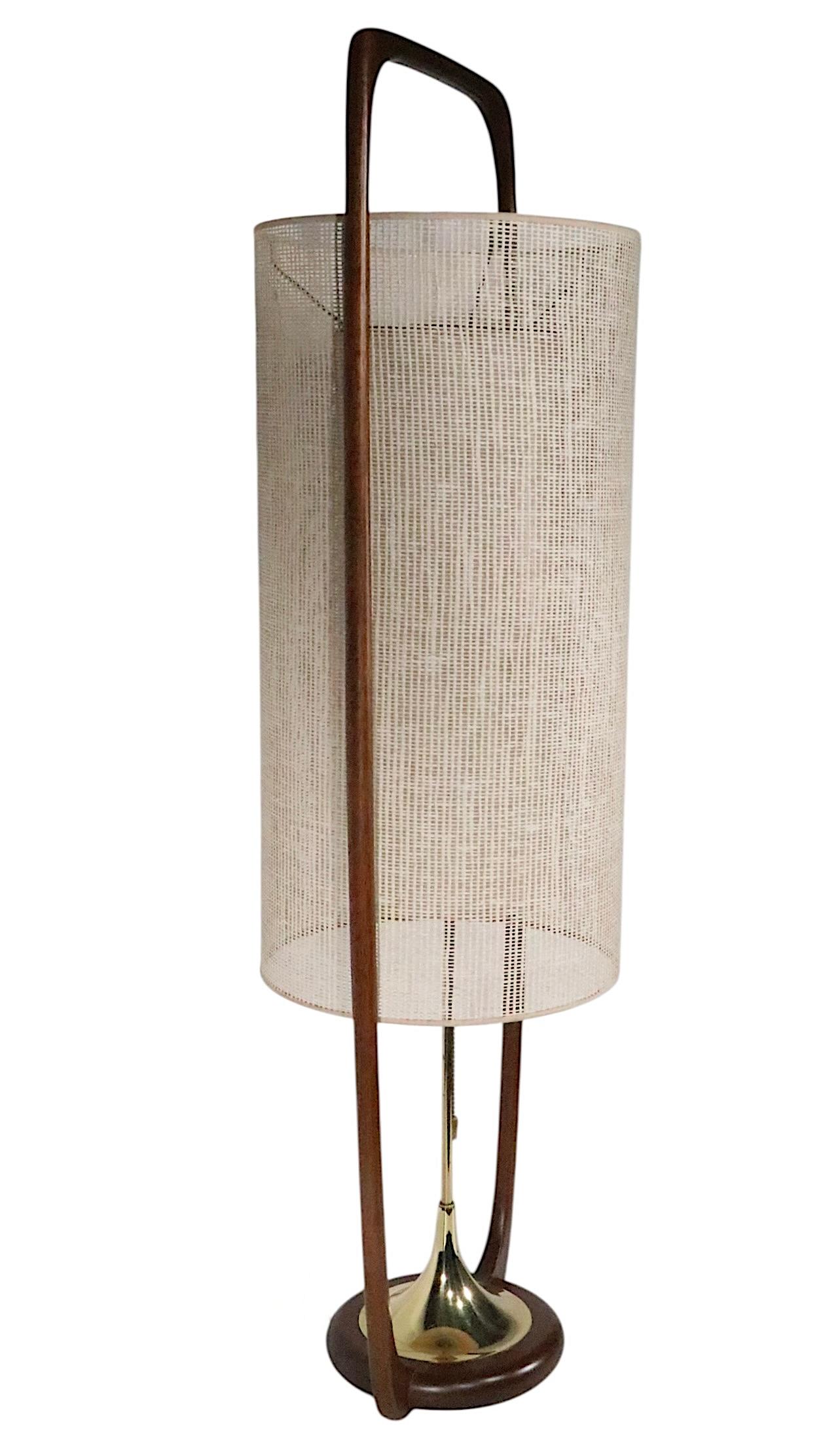 Mid Century Modeline Table Lamp Designed by Arthur Jacobs c 1950's In Good Condition For Sale In New York, NY
