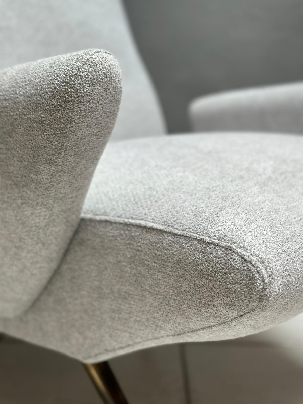 Mid-Century Modern Armchair Design by Nino Zoncada Brass Feet Light Gray Fabric For Sale 6