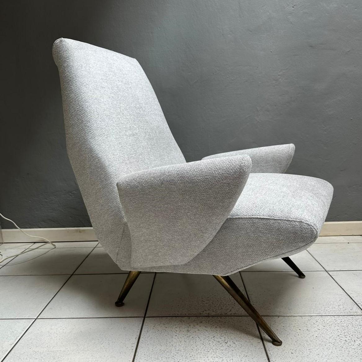 Italian Mid-Century Modern Armchair Design by Nino Zoncada Brass Feet Light Gray Fabric  For Sale