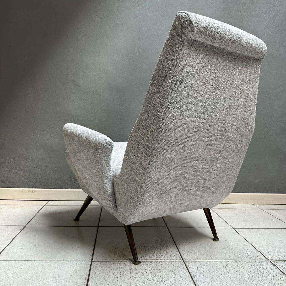 Mid-Century Modern Armchair Design by Nino Zoncada Brass Feet Light Gray Fabric For Sale 3