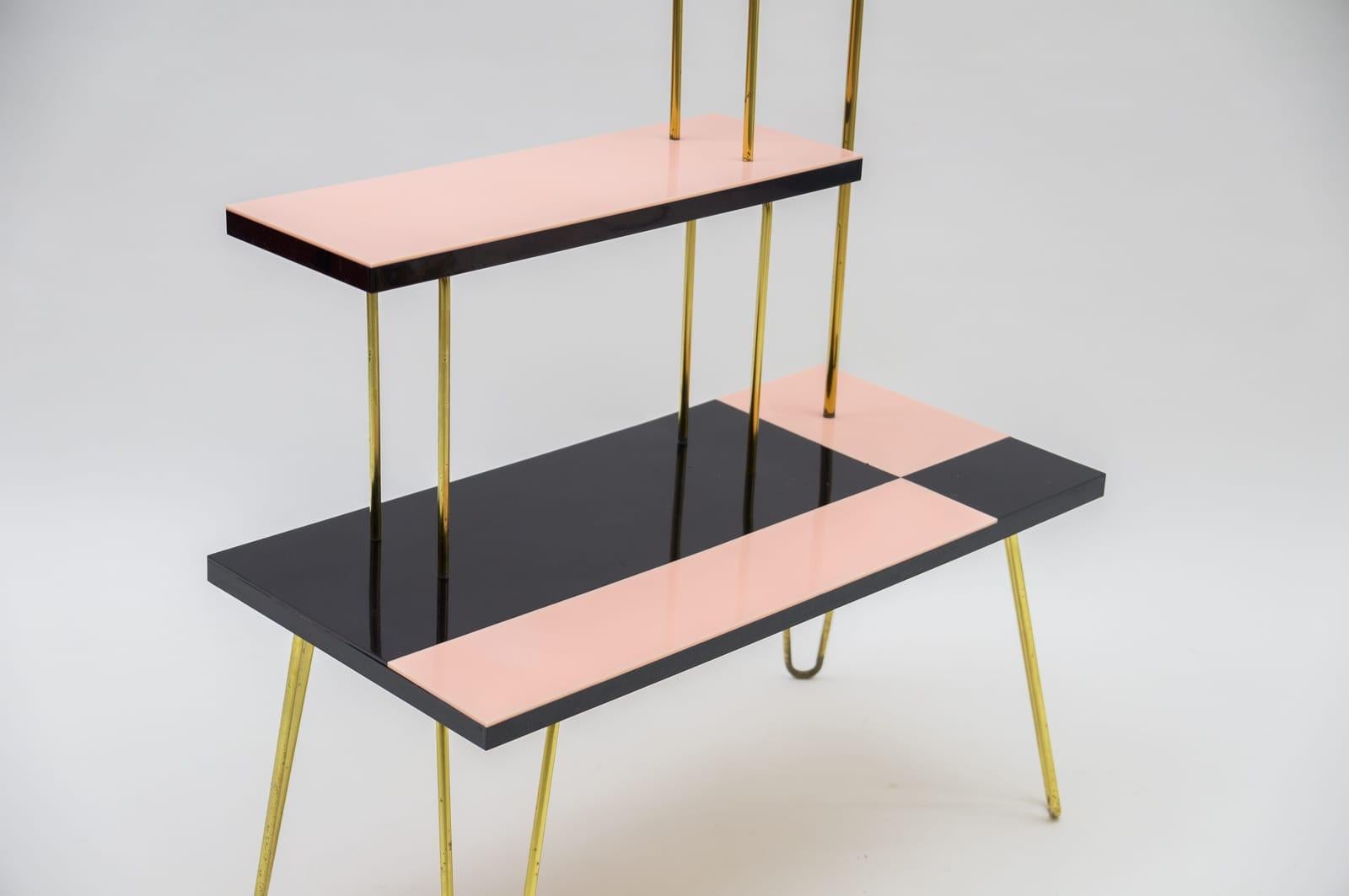 Mid-Century Modern Messingrohr Stahlschild / Blumenständer, 1950er/60er Jahre im Angebot 1