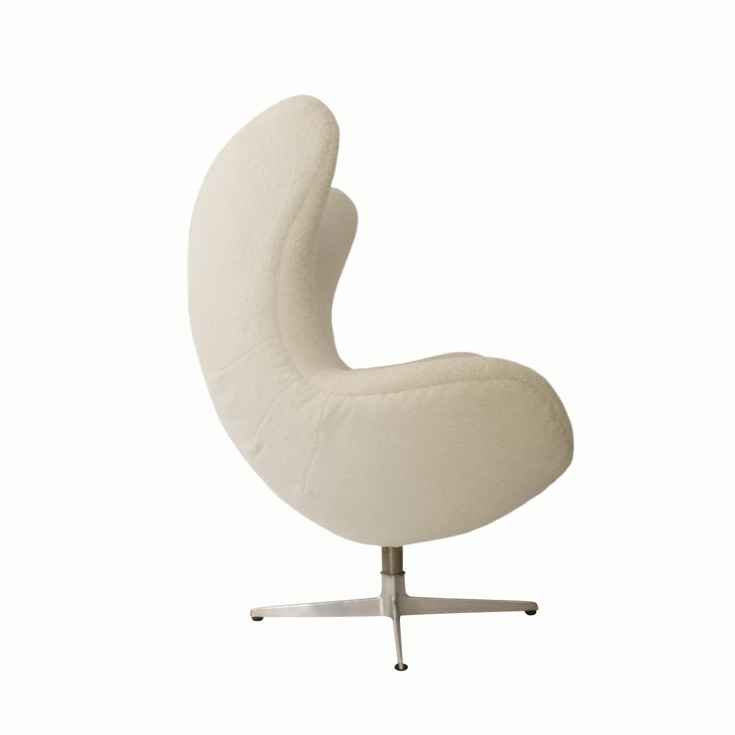 Midcentury Moderen Egg Chair by Arne Jacobsen, Denmark, 1960 In Good Condition For Sale In Madrid, ES