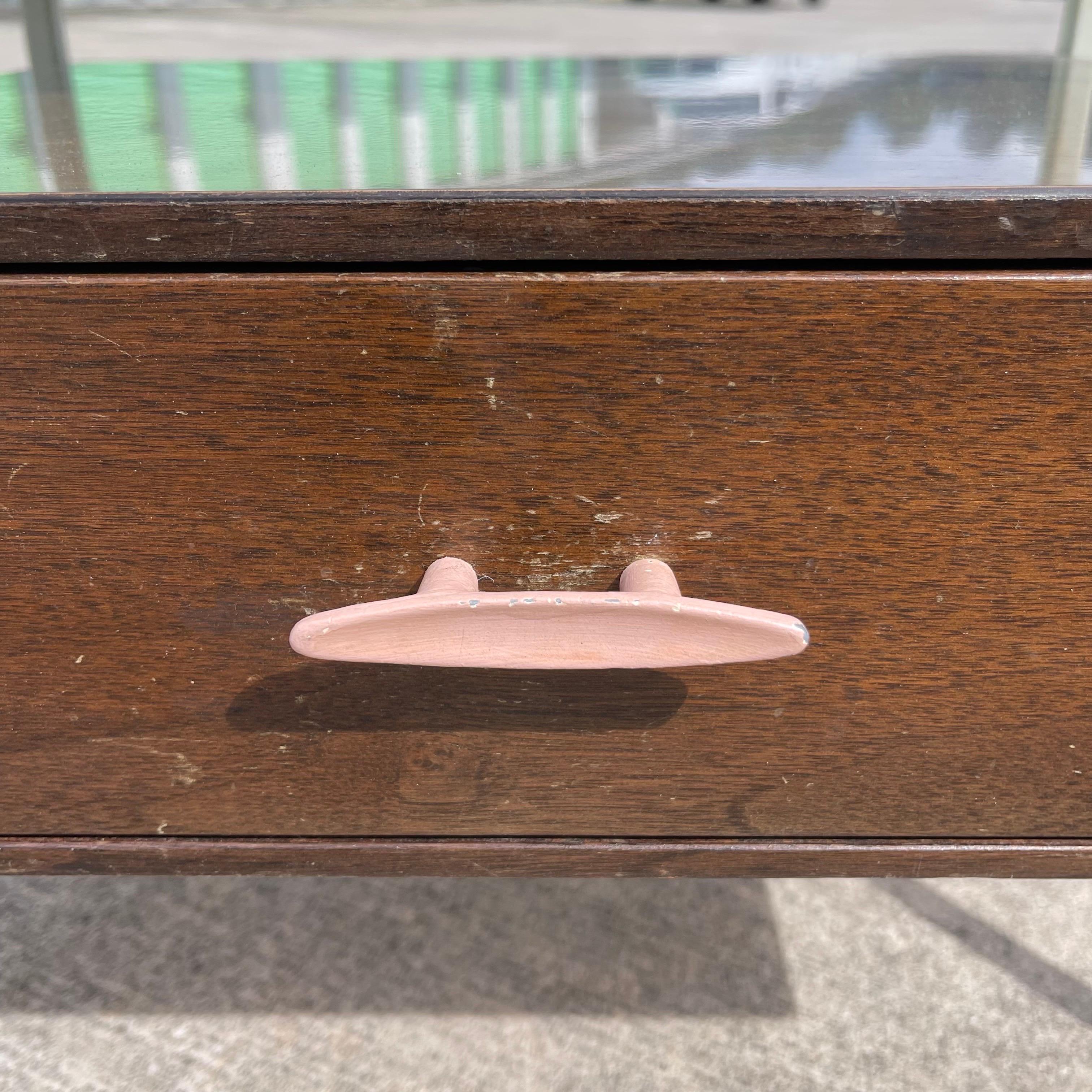 Paire de tables de nuit en noyer du milieu du siècle de Vista Furniture California Made en vente 10