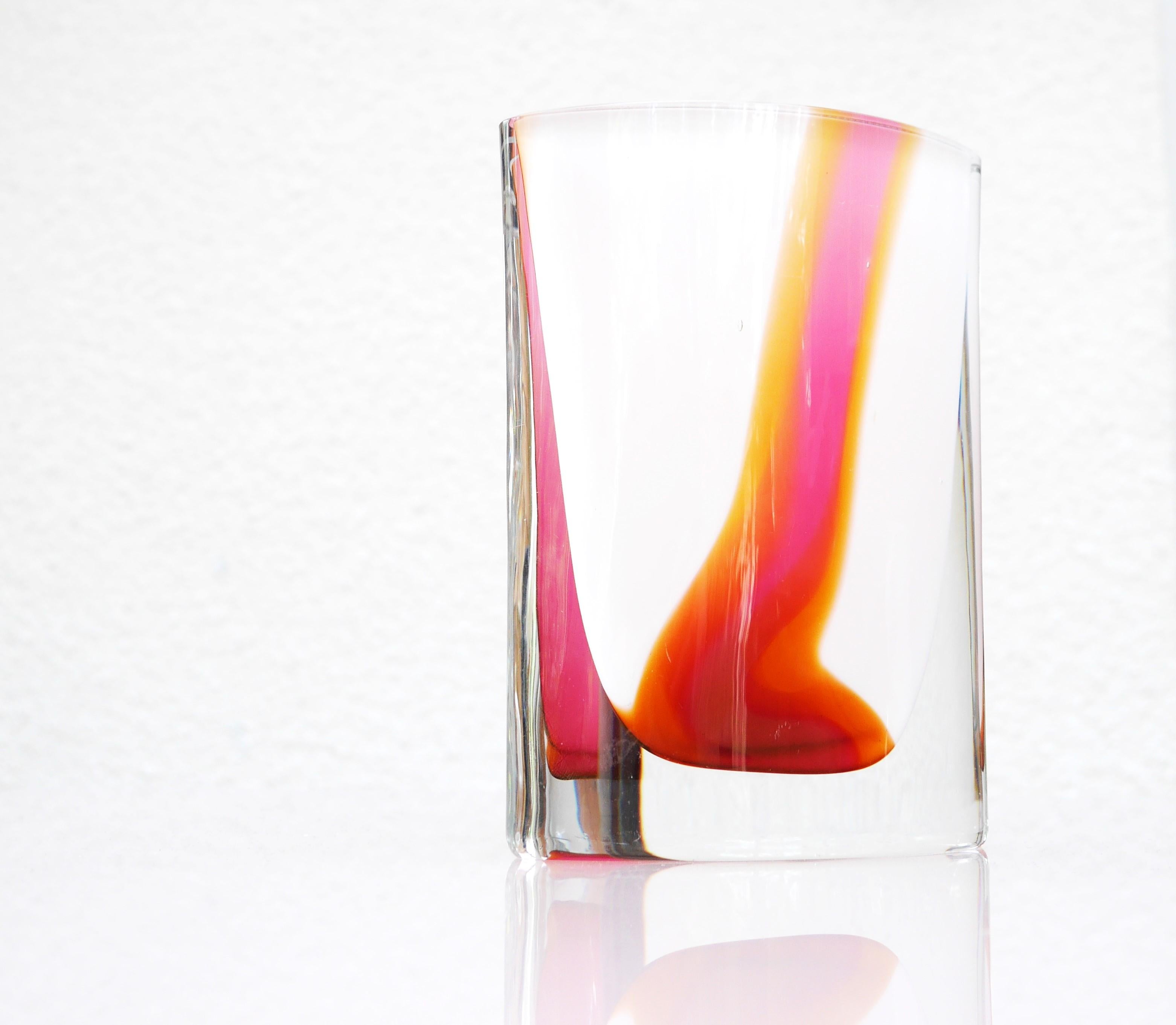 Mid-century modern glass vase made by Bengt Edenfalk for Kosta, Sweden 2