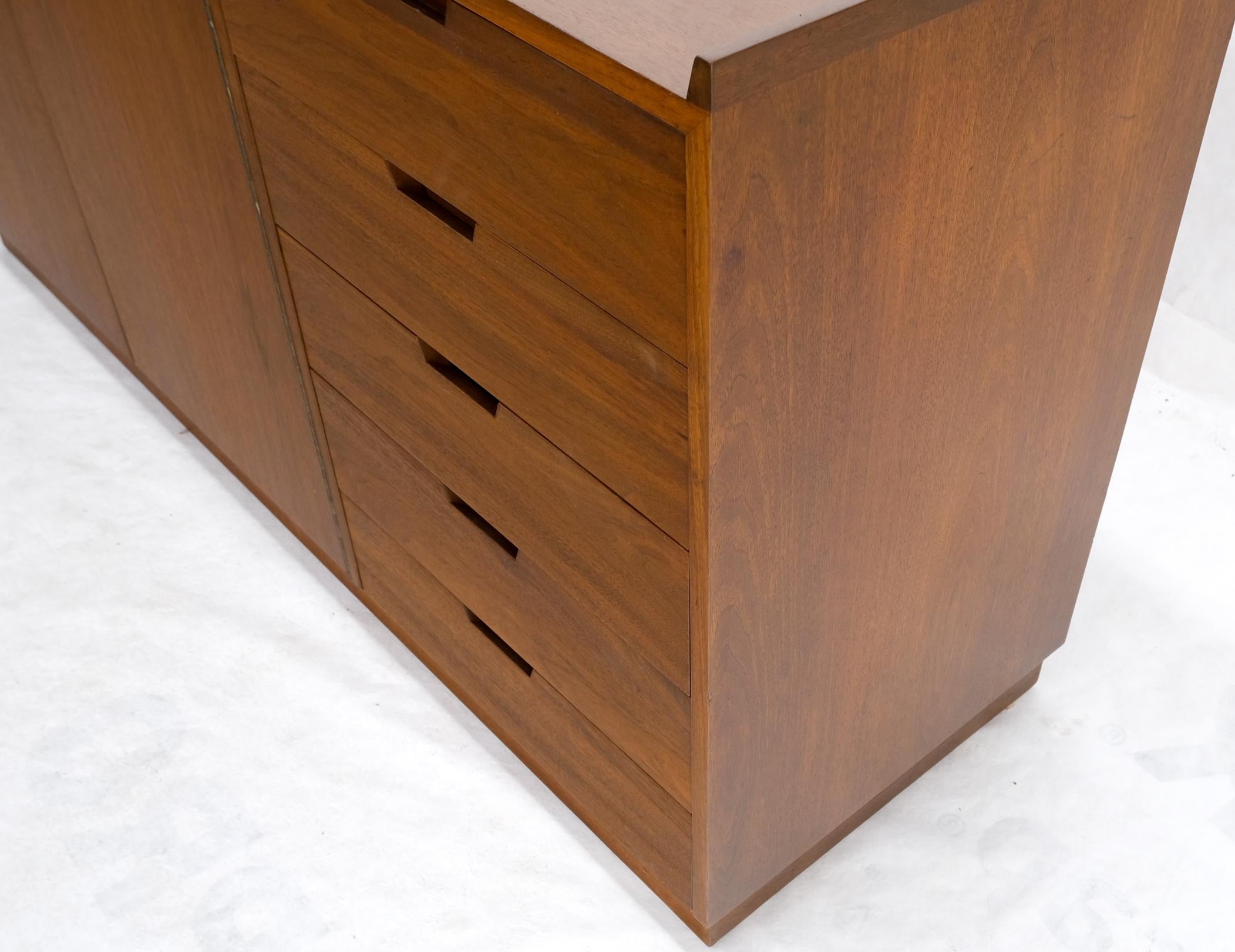 Mid-Century Modern 10 Drawers Walnut Gallery Top Dresser Credenza Double Doors For Sale 9