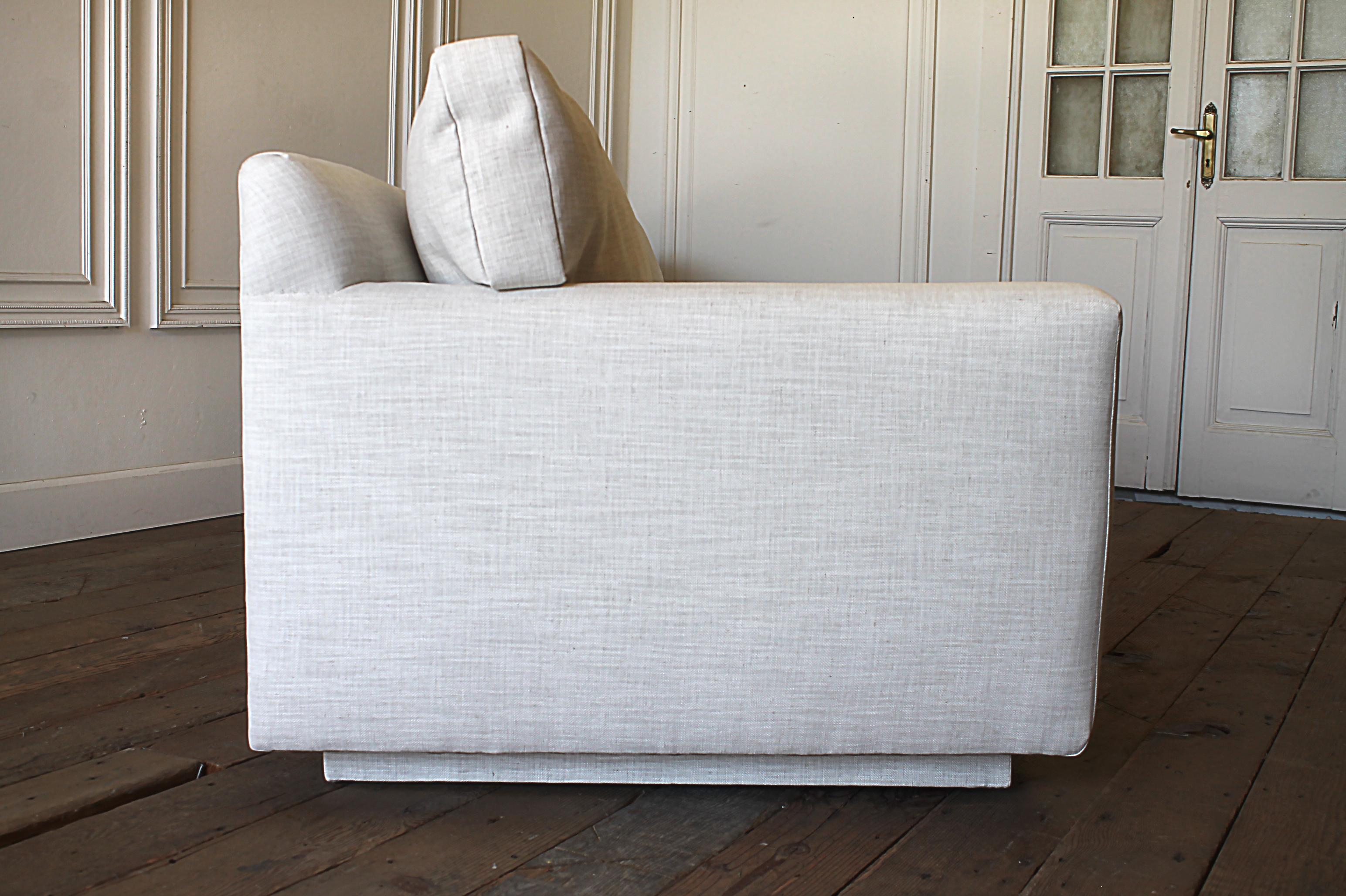 Mid-Century Modern Sofa Reupholstered in Natural Linen Blend Herringbone 4