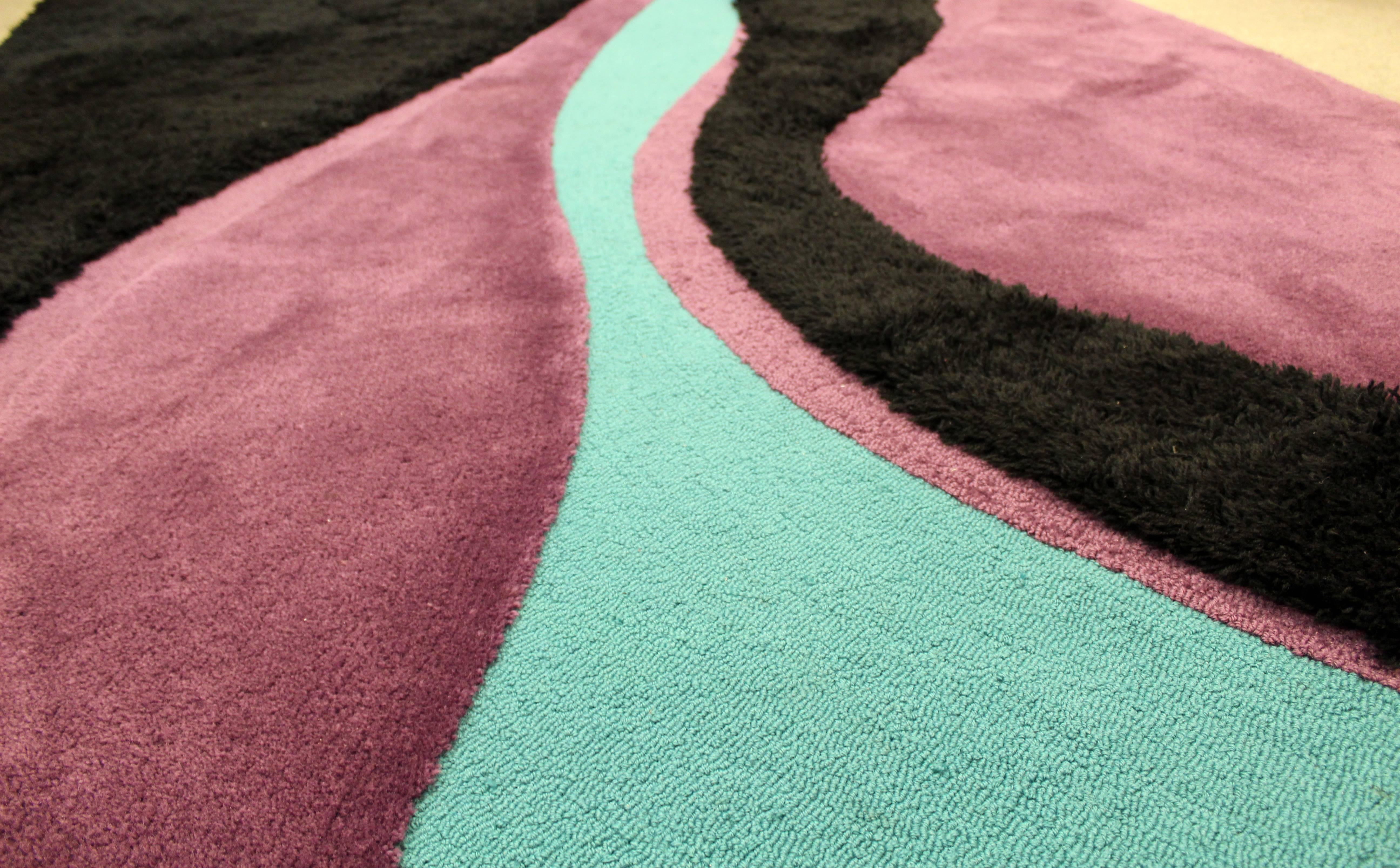 Mid-Century Modern 100% Wool Area Rug Carter Carpets Black Teal Purple, 1970s In Good Condition In Keego Harbor, MI