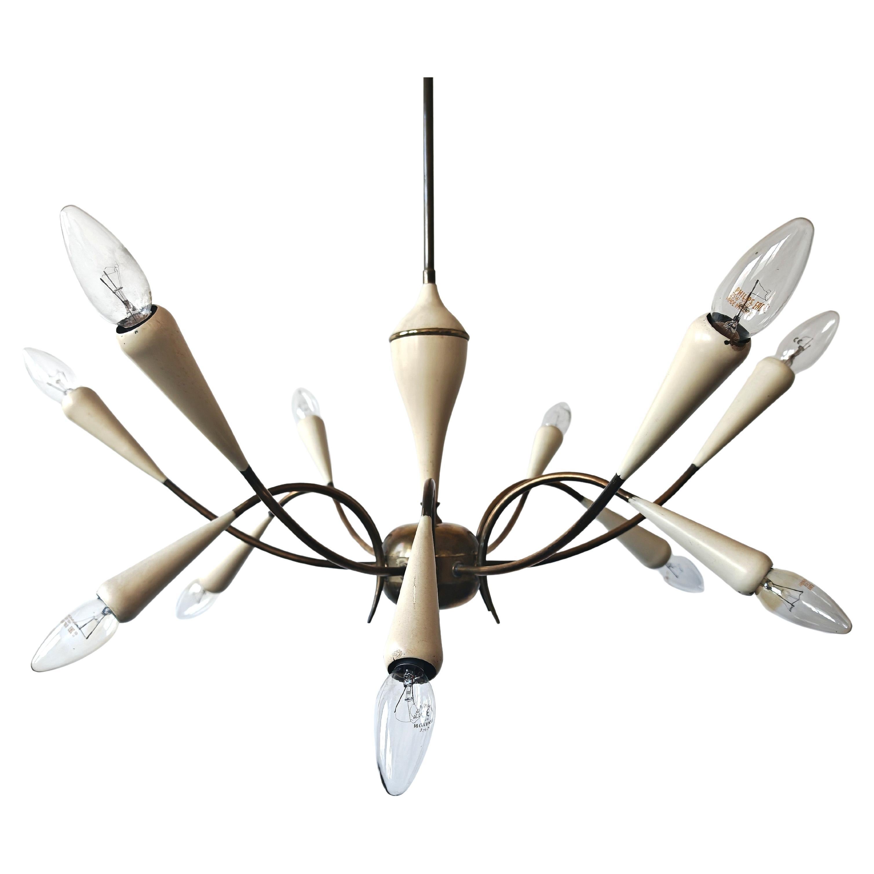 Lampadario in ottone a 12 bracci del Mid Century Modern di Stilnovo, Italia 1950