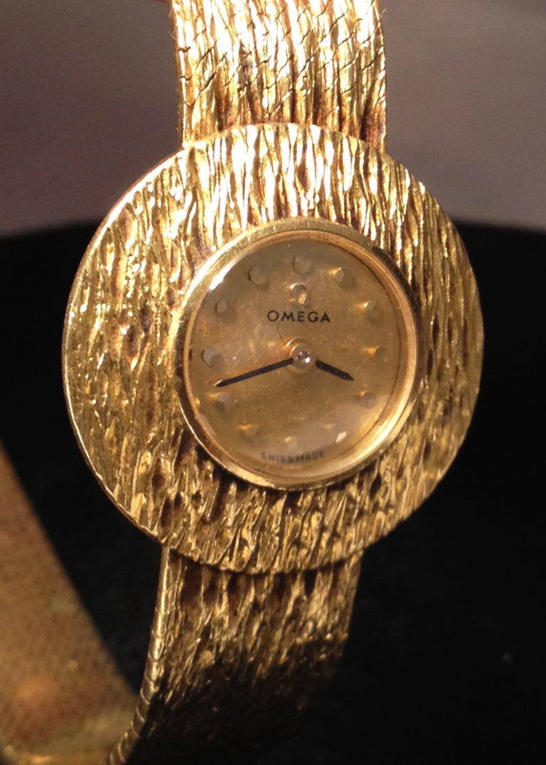 Mid-Century Modern 14-Karat Gold Omega Women's Wristwatch 1