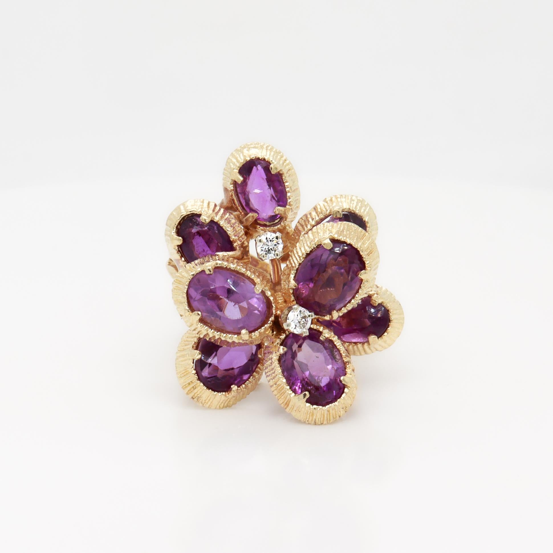 Bague cocktail moderne du milieu du siècle dernier en or 14 carats, améthyste et diamants Bon état - En vente à Philadelphia, PA
