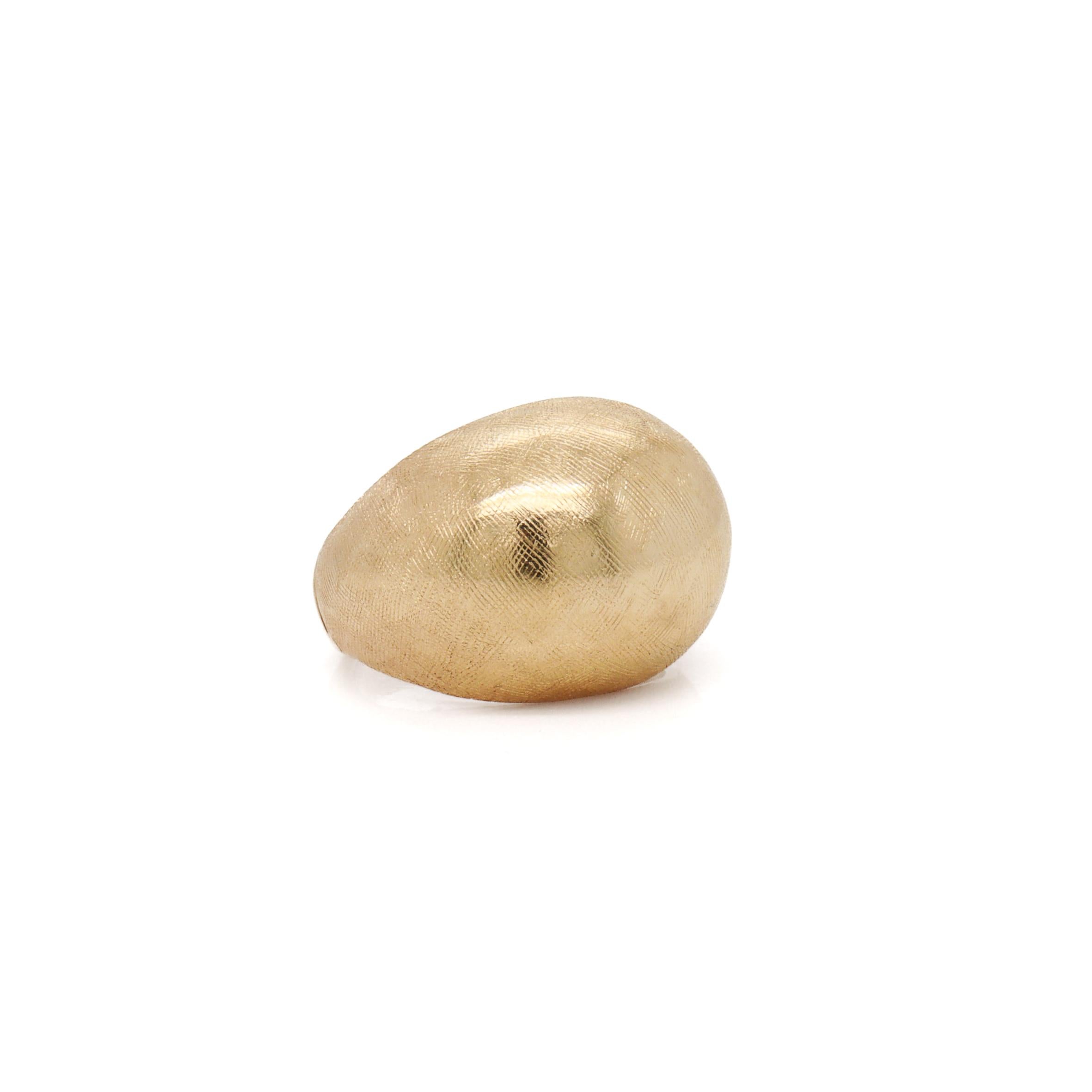 Mid-Century Modern 14k Yellow Gold Dome Cocktail Ring with a Florentine Finish For Sale 7