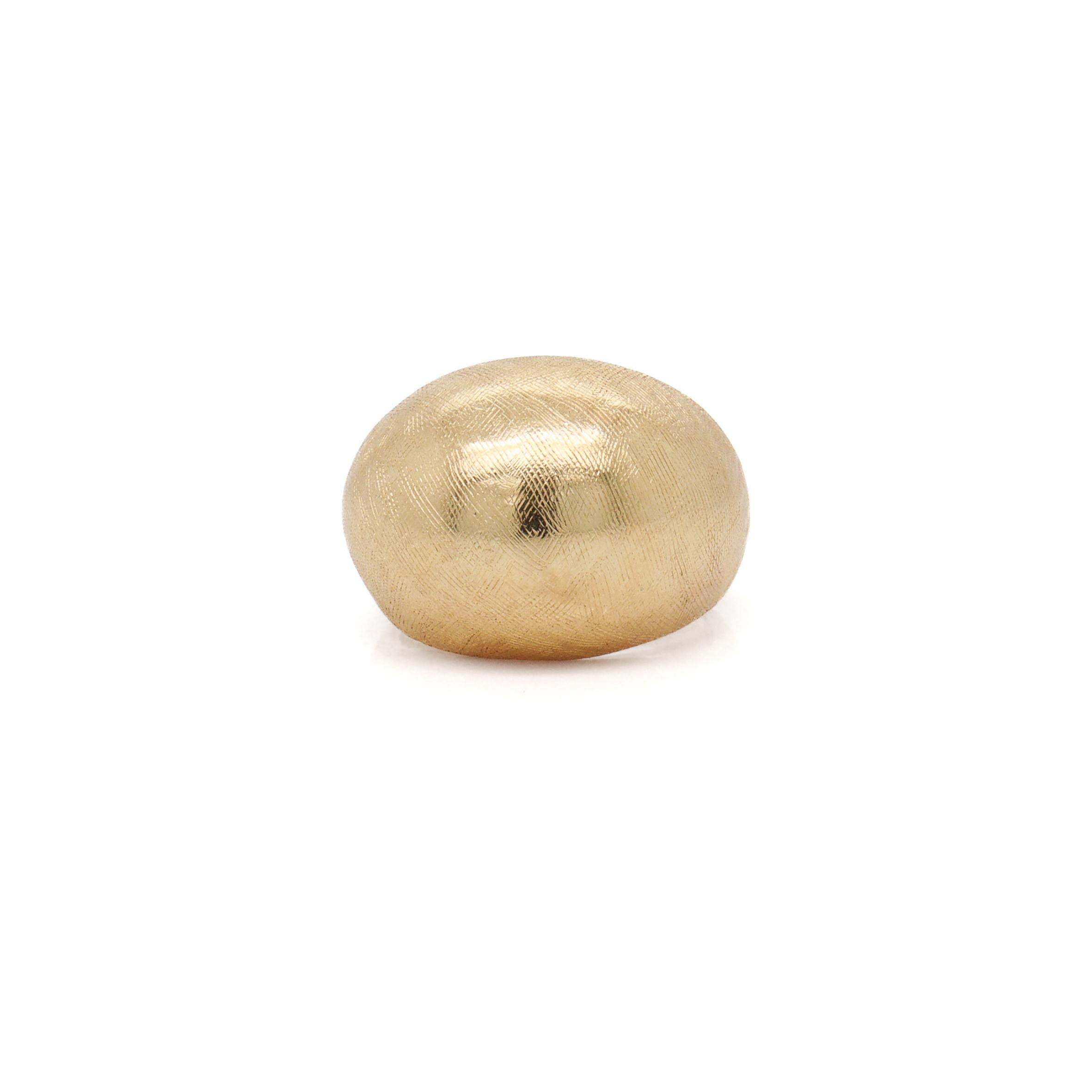 Mid-Century Modern 14k Yellow Gold Dome Cocktail Ring with a Florentine Finish For Sale 8