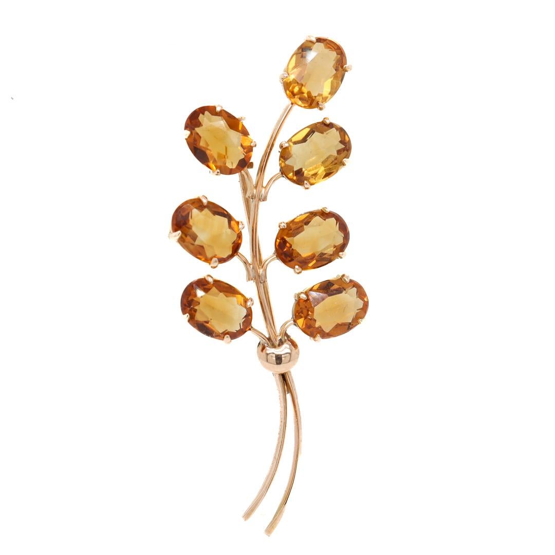 Oval Cut Mid-Century Modern 18k Gold & Madeira Citrine Stylized Flower Brooch For Sale