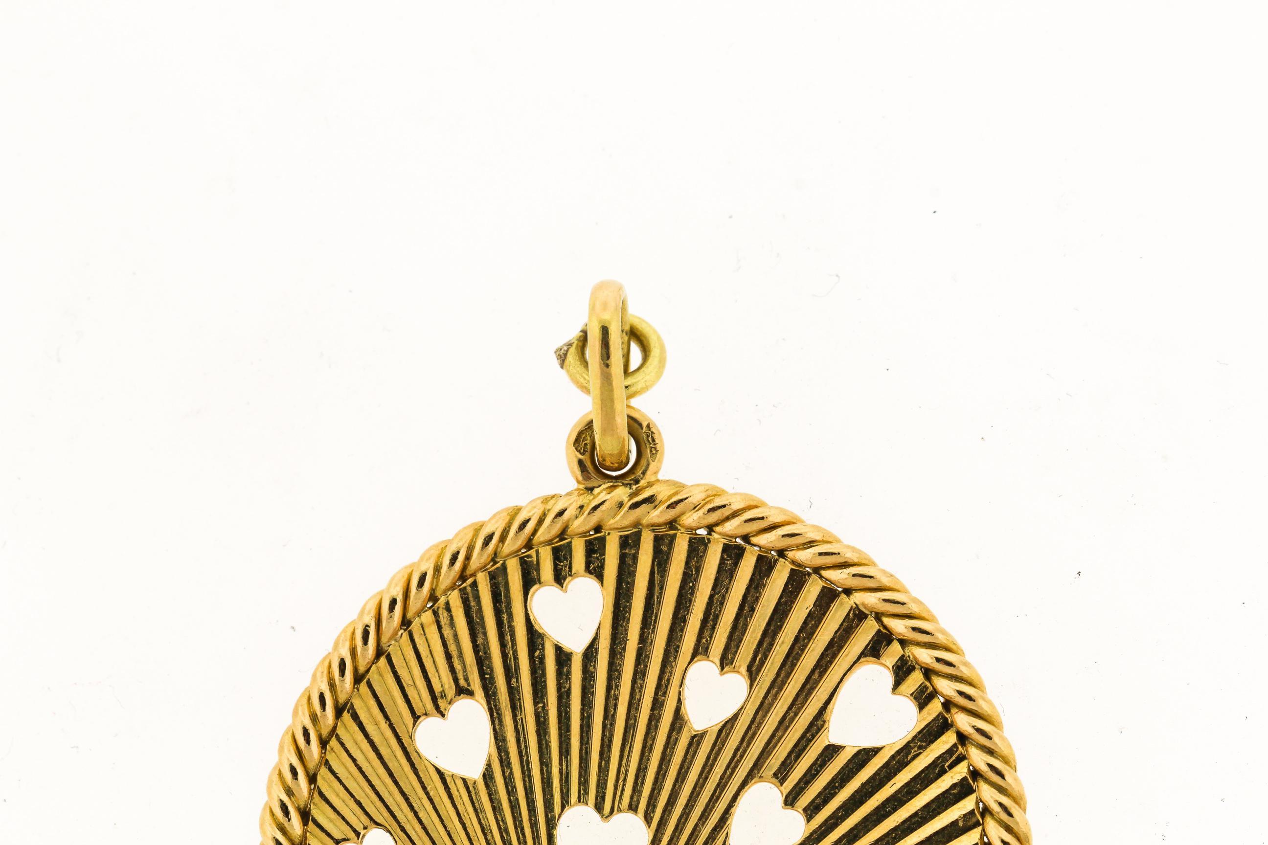 Mid-Century Modern 18 Karat Yellow Gold French Heart Charm Pendant In Good Condition In New York, NY
