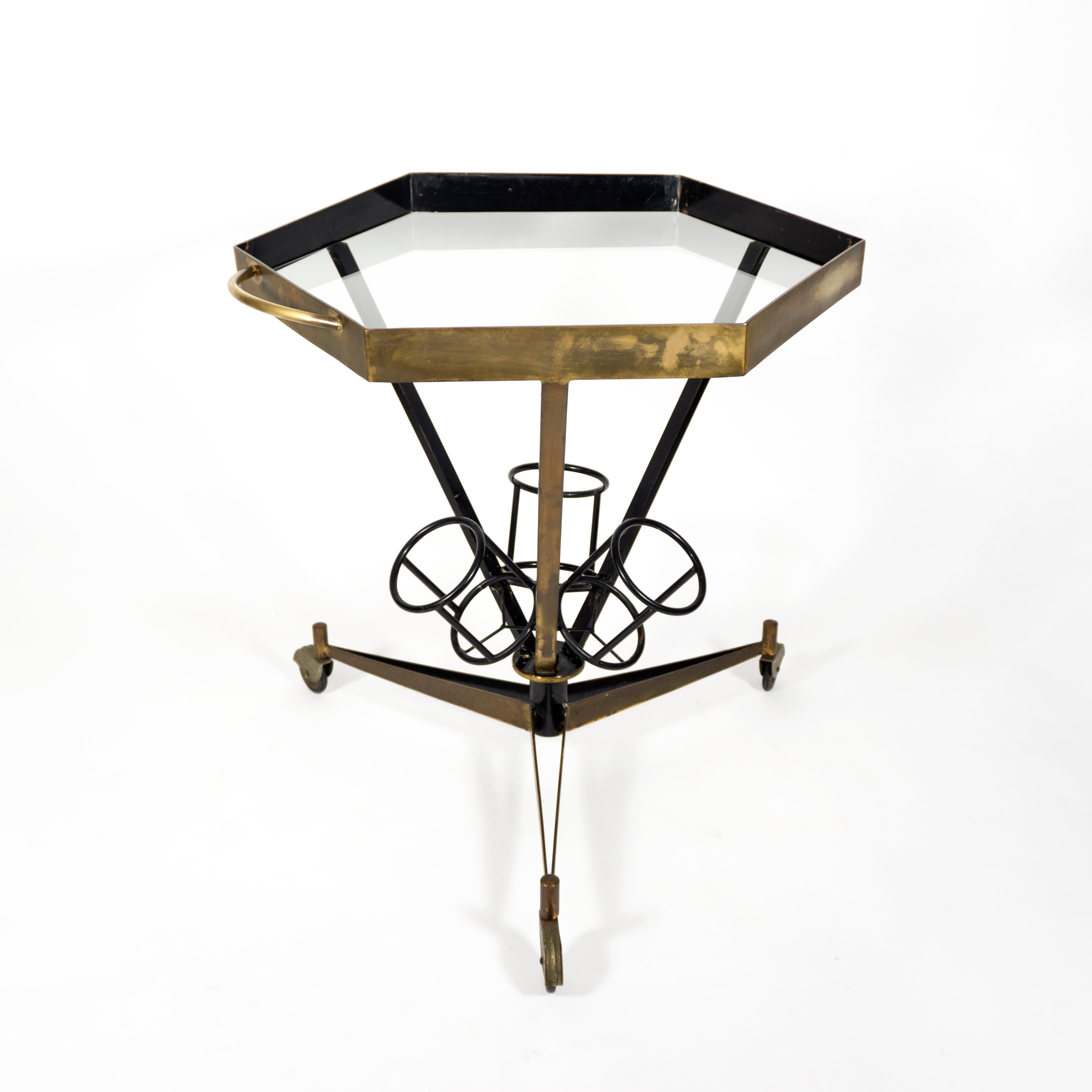 Barwagen aus Messing und Glas im italienischen Design, Mid-Century Modern 1950er Jahre (Moderne der Mitte des Jahrhunderts) im Angebot